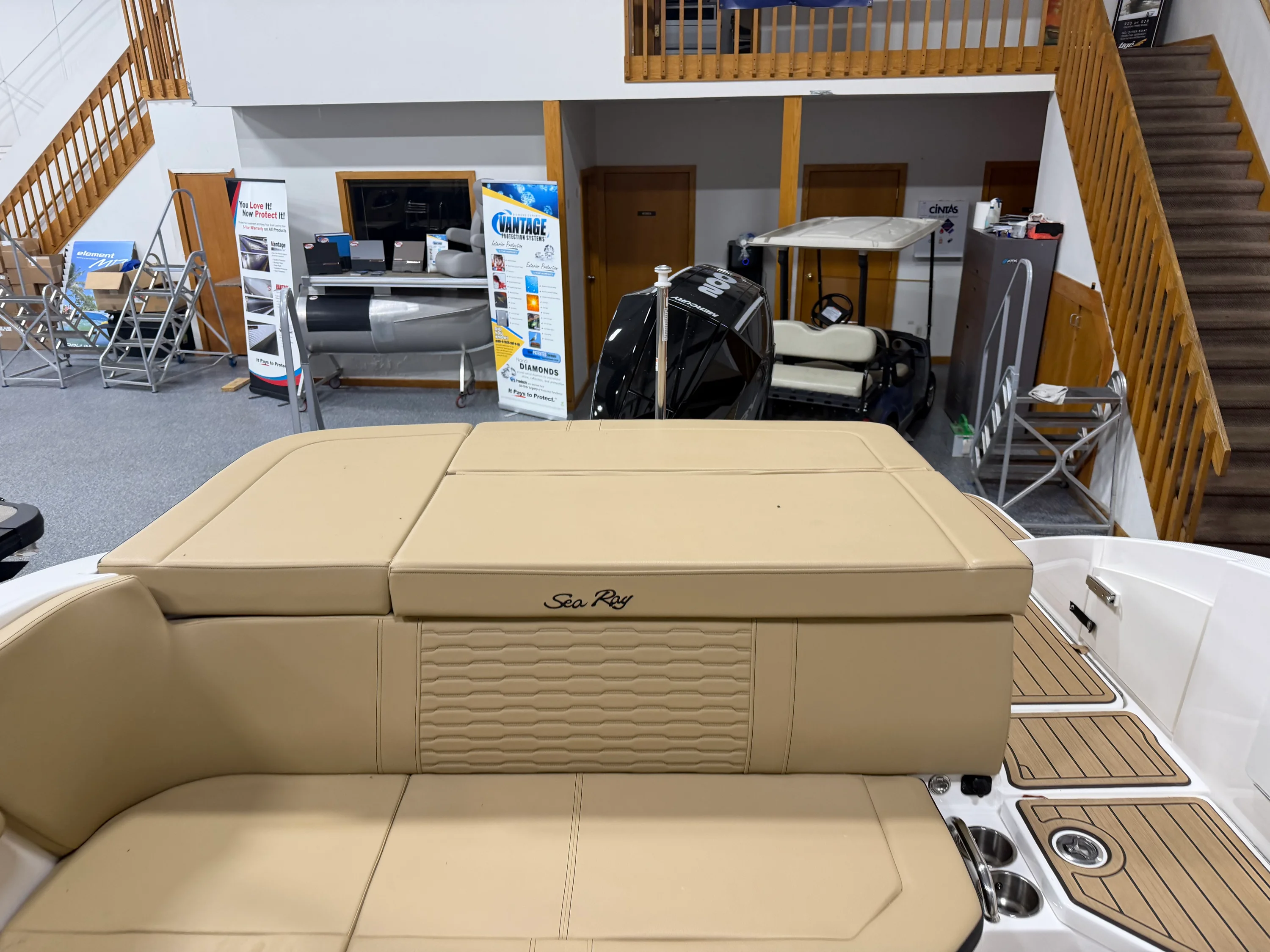 2025 Sea Ray SPX 230 Outboard Image Thumbnail #16