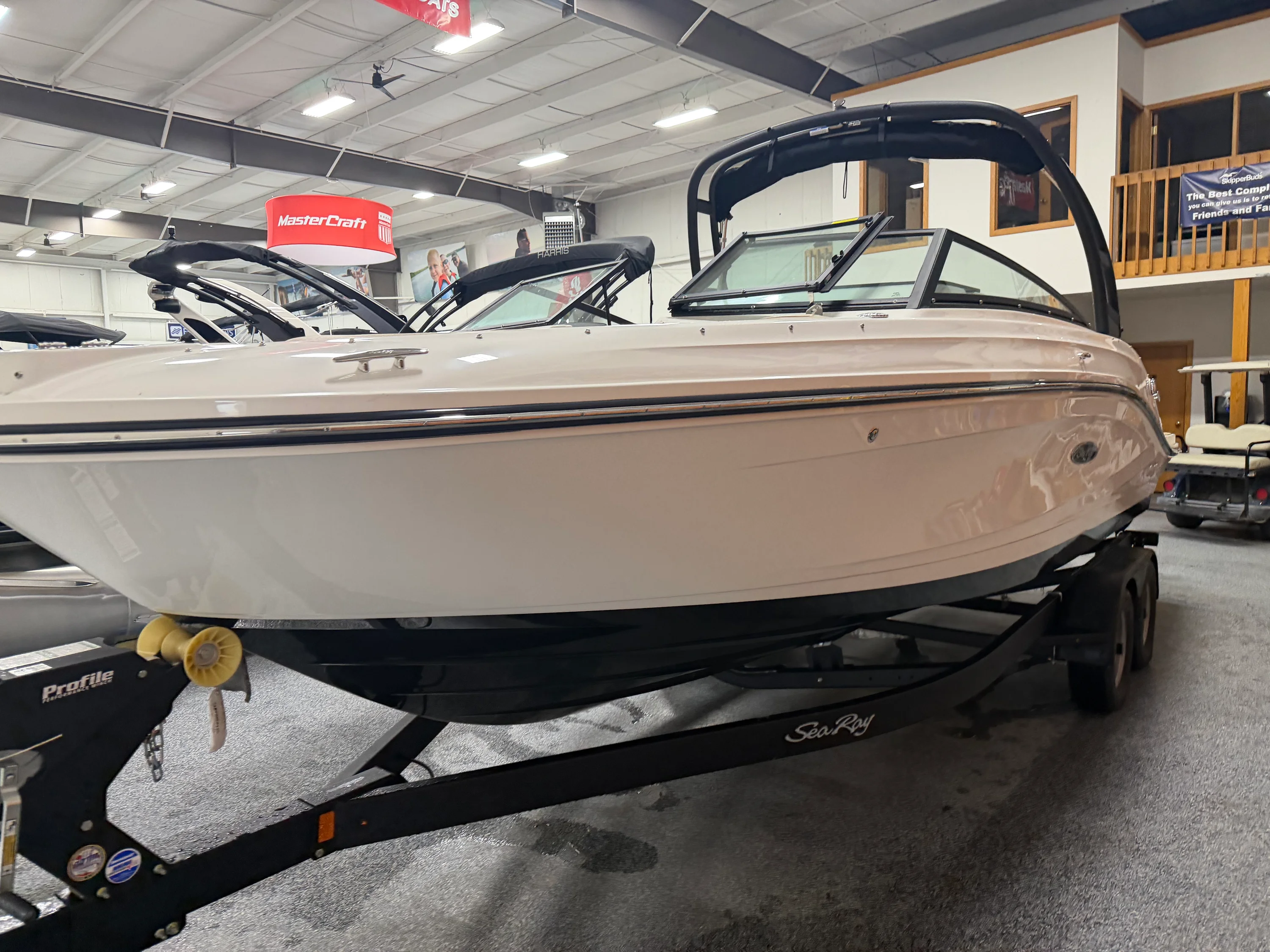 2025 Sea Ray SPX 230 Outboard Image Thumbnail #1