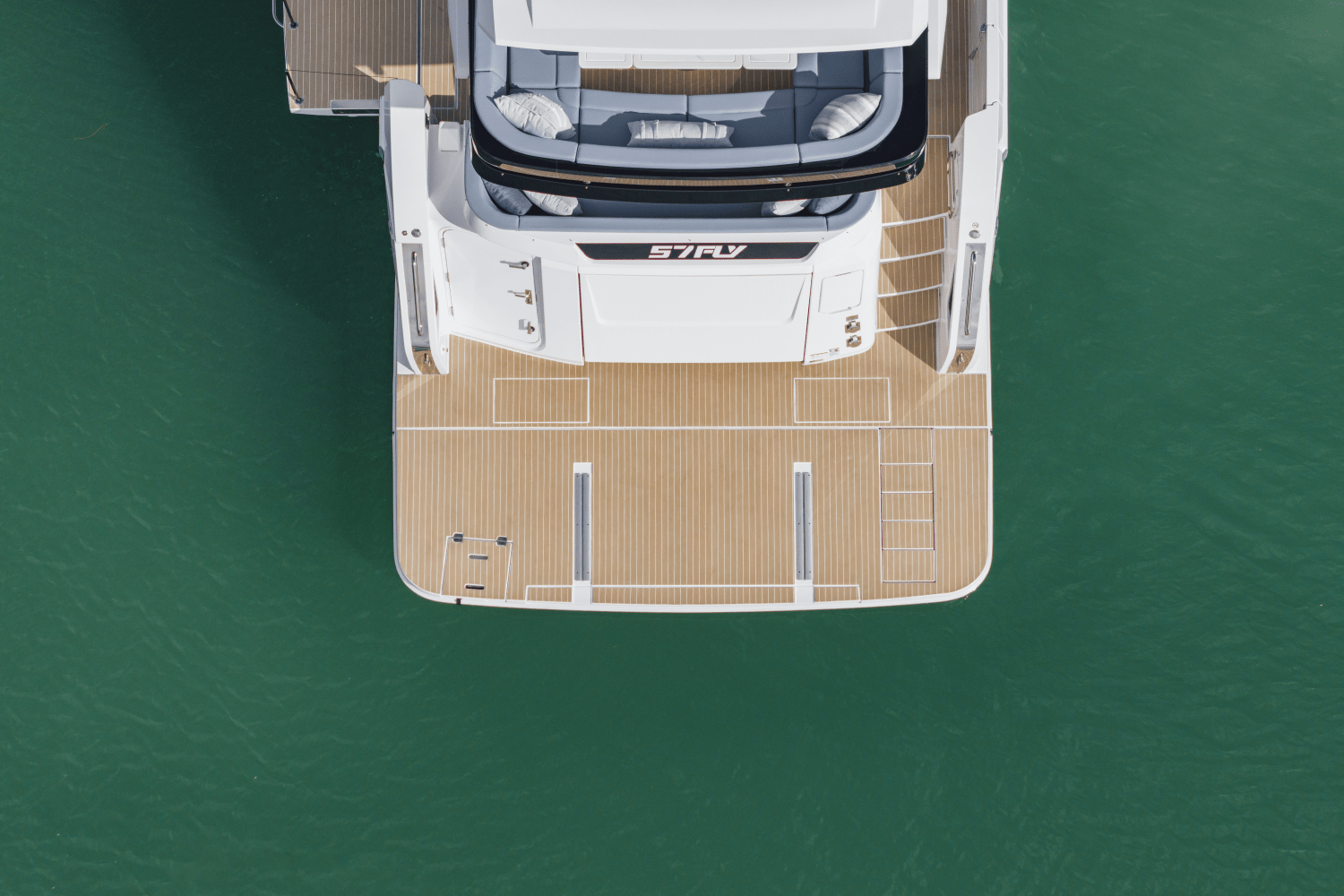 2026 Cruisers Yachts 57 Fly Image Thumbnail #3