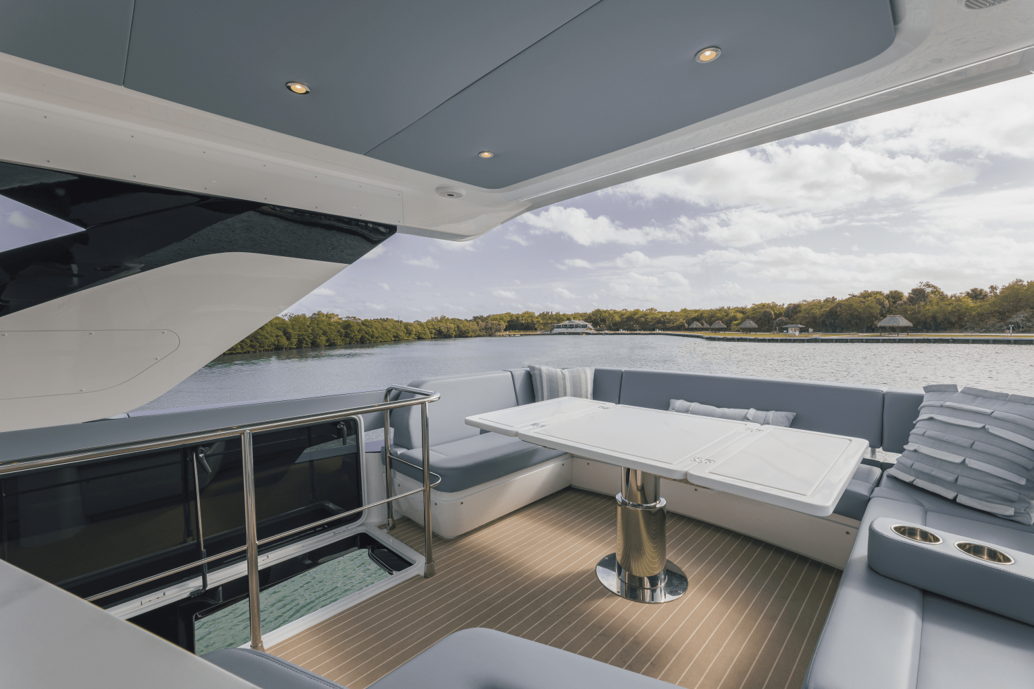 2026 Cruisers Yachts 57 Fly Image Thumbnail #15