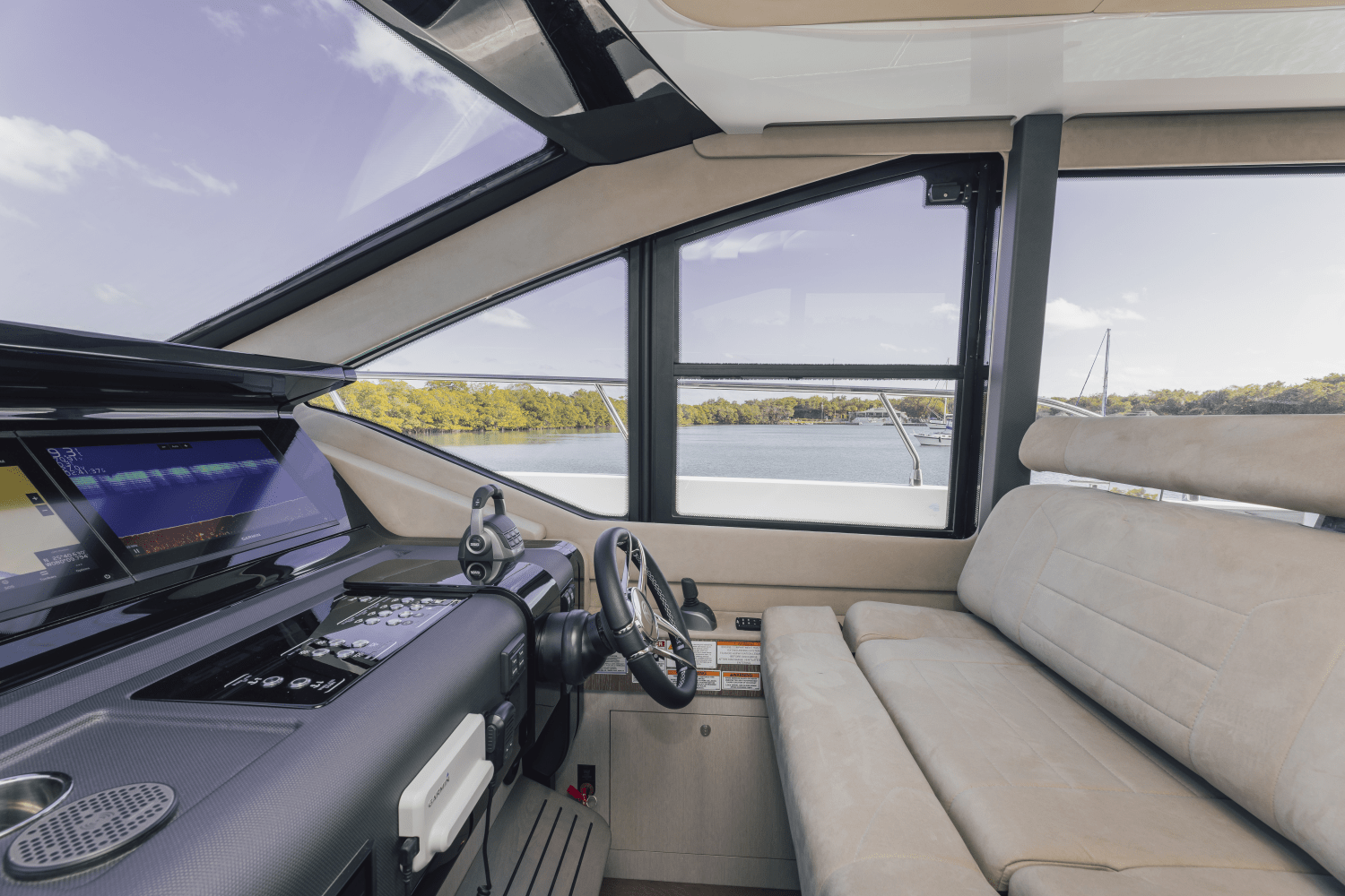 2026 Cruisers Yachts 57 Fly Image Thumbnail #19