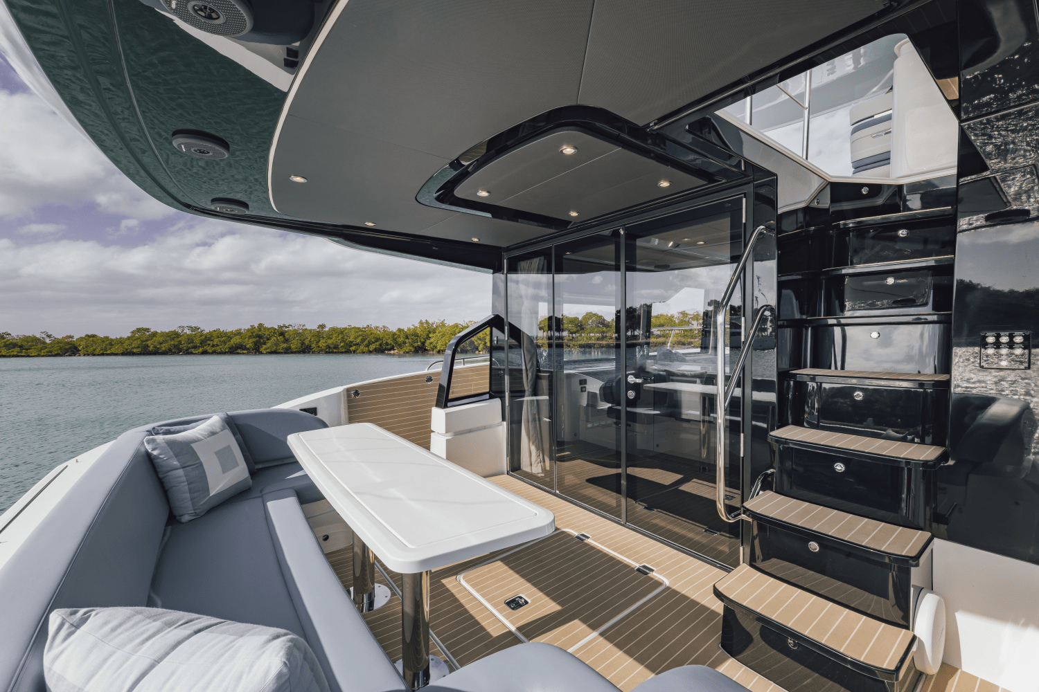 2026 Cruisers Yachts 57 Fly Image Thumbnail #7