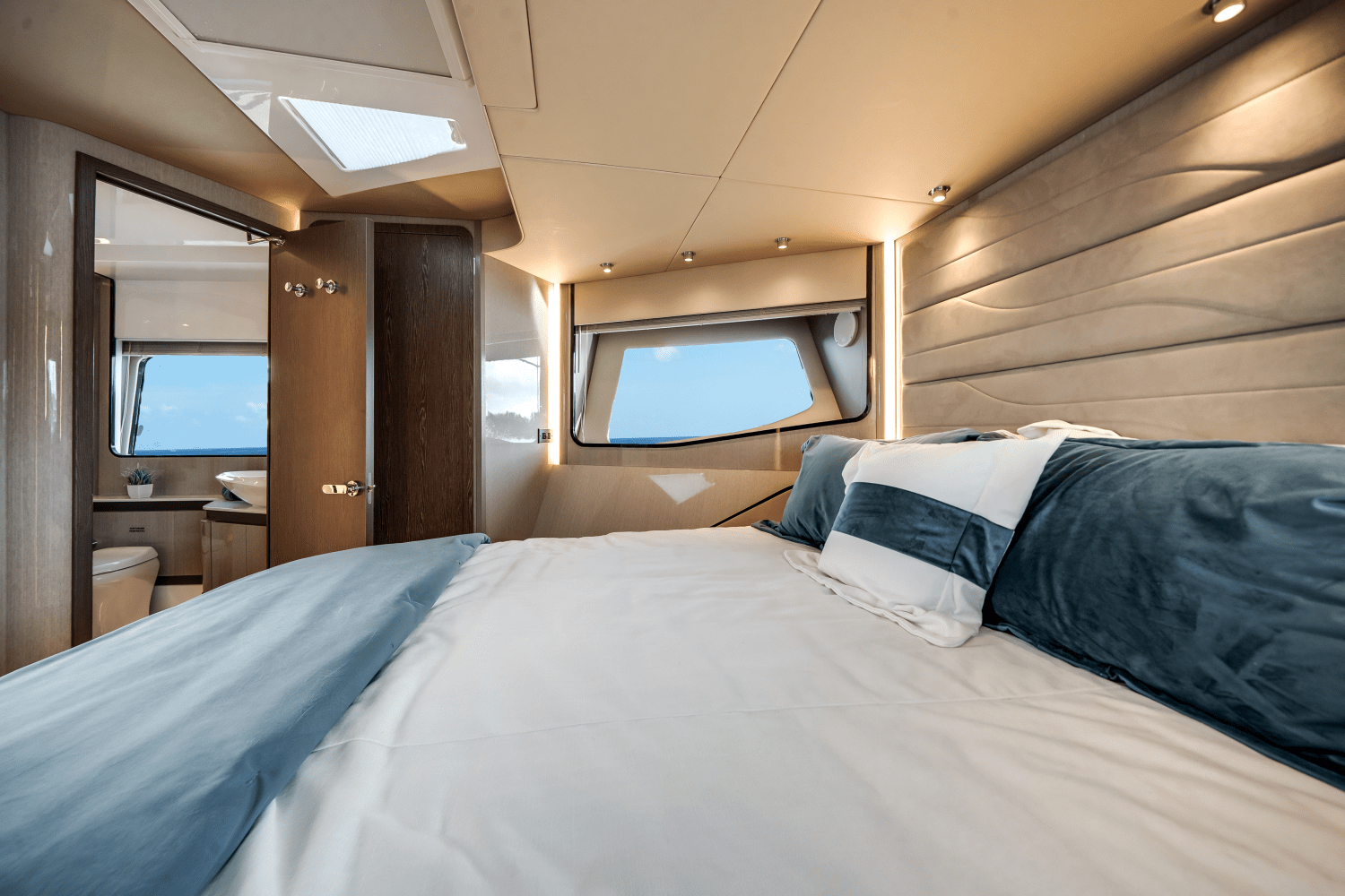 2026 Cruisers Yachts
                                                             57 Fly Image Thumbnail #25
