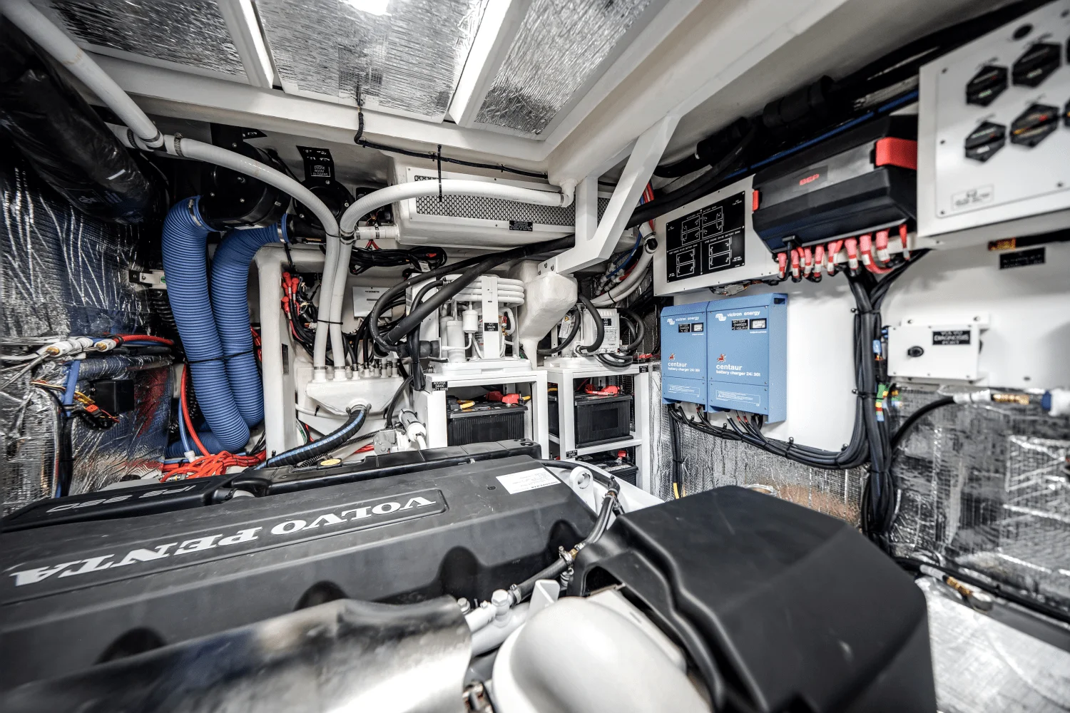 2026 Cruisers Yachts 57 Fly Image Thumbnail #87