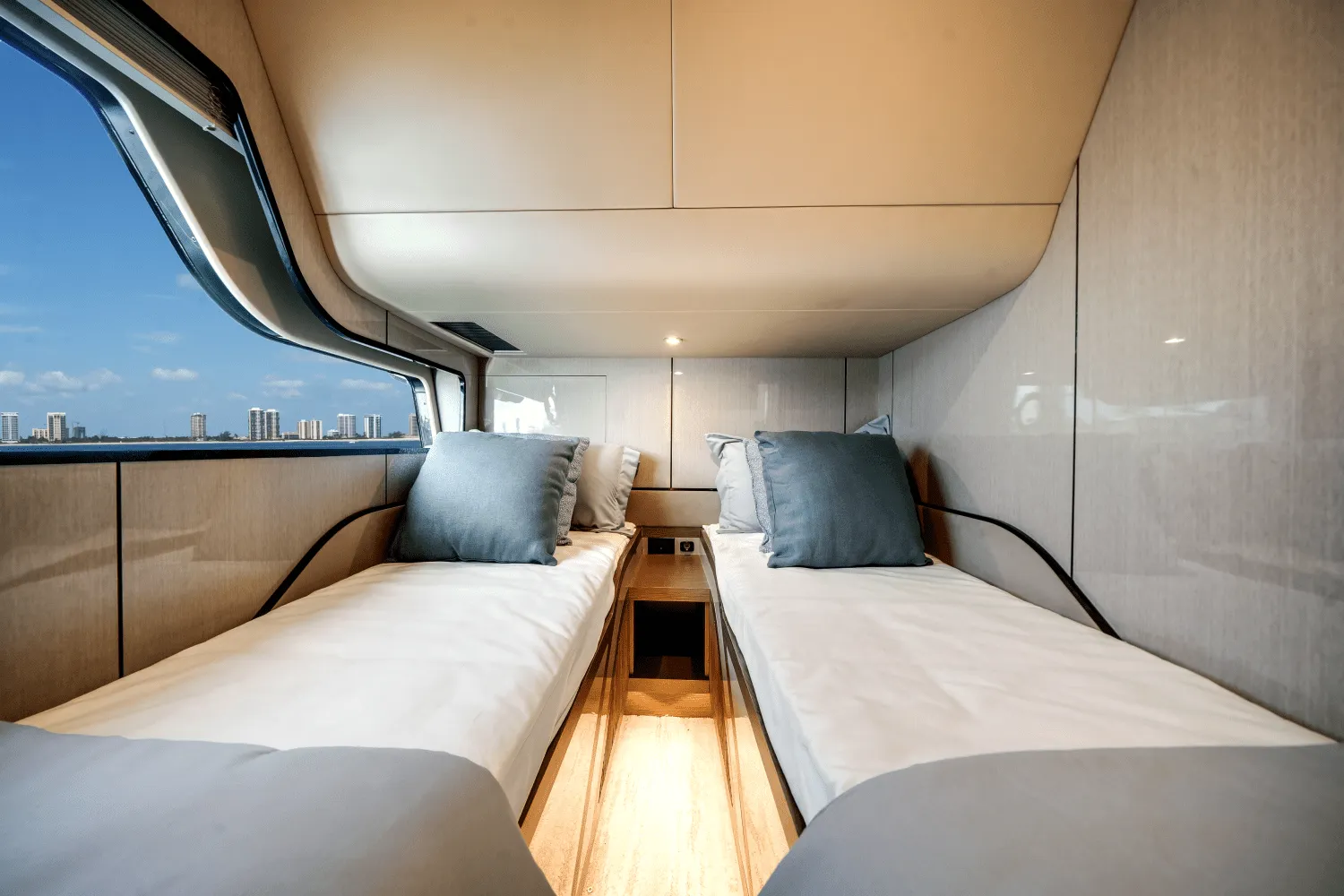 2026 Cruisers Yachts 57 Fly Image Thumbnail #33