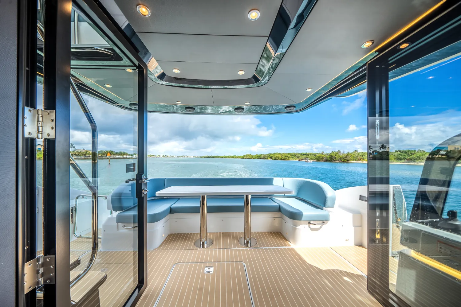 2026 Cruisers Yachts 57 Fly Image Thumbnail #15
