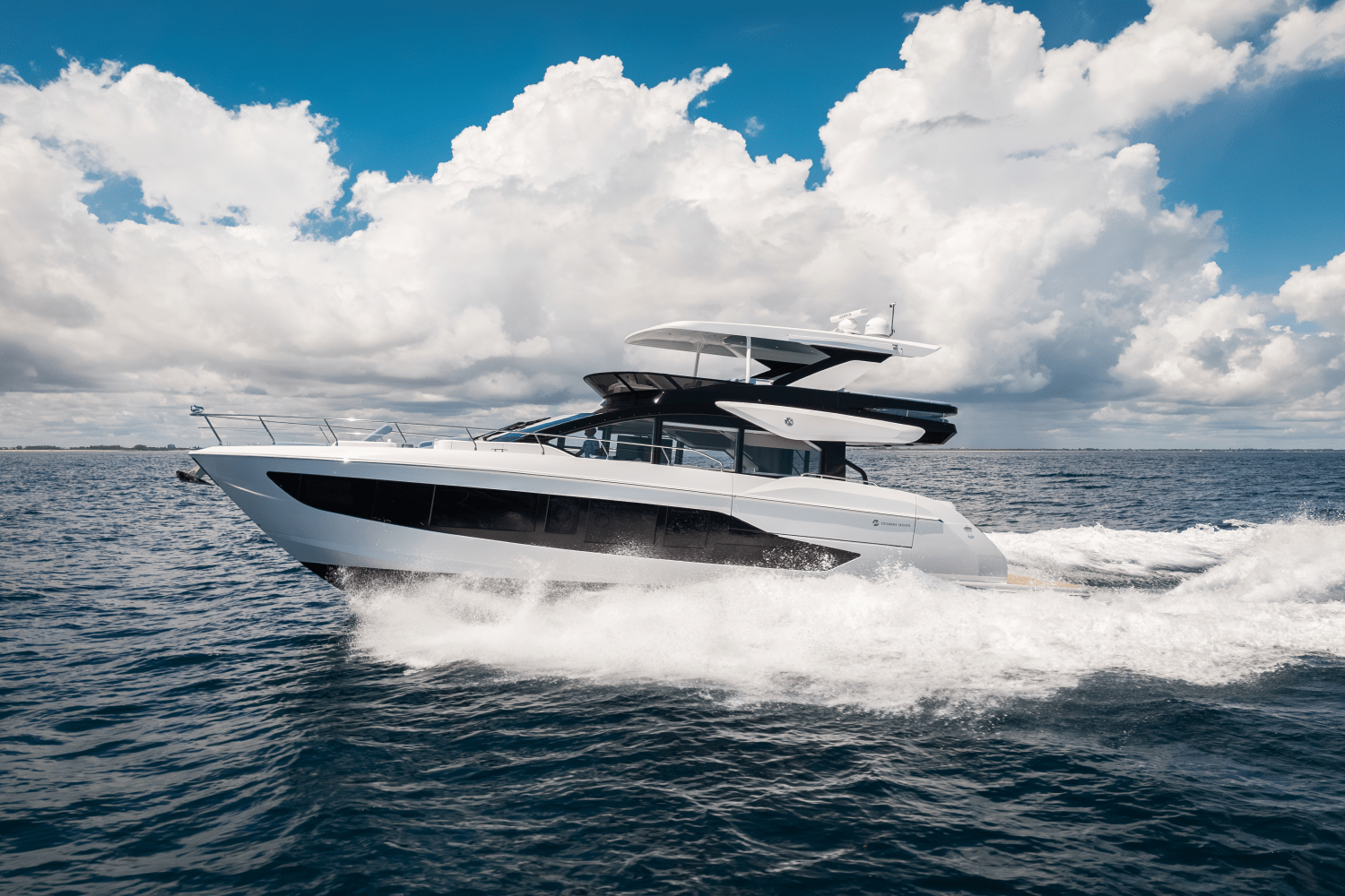 Thumbnail 3 for 2026 Cruisers Yachts 57 Fly