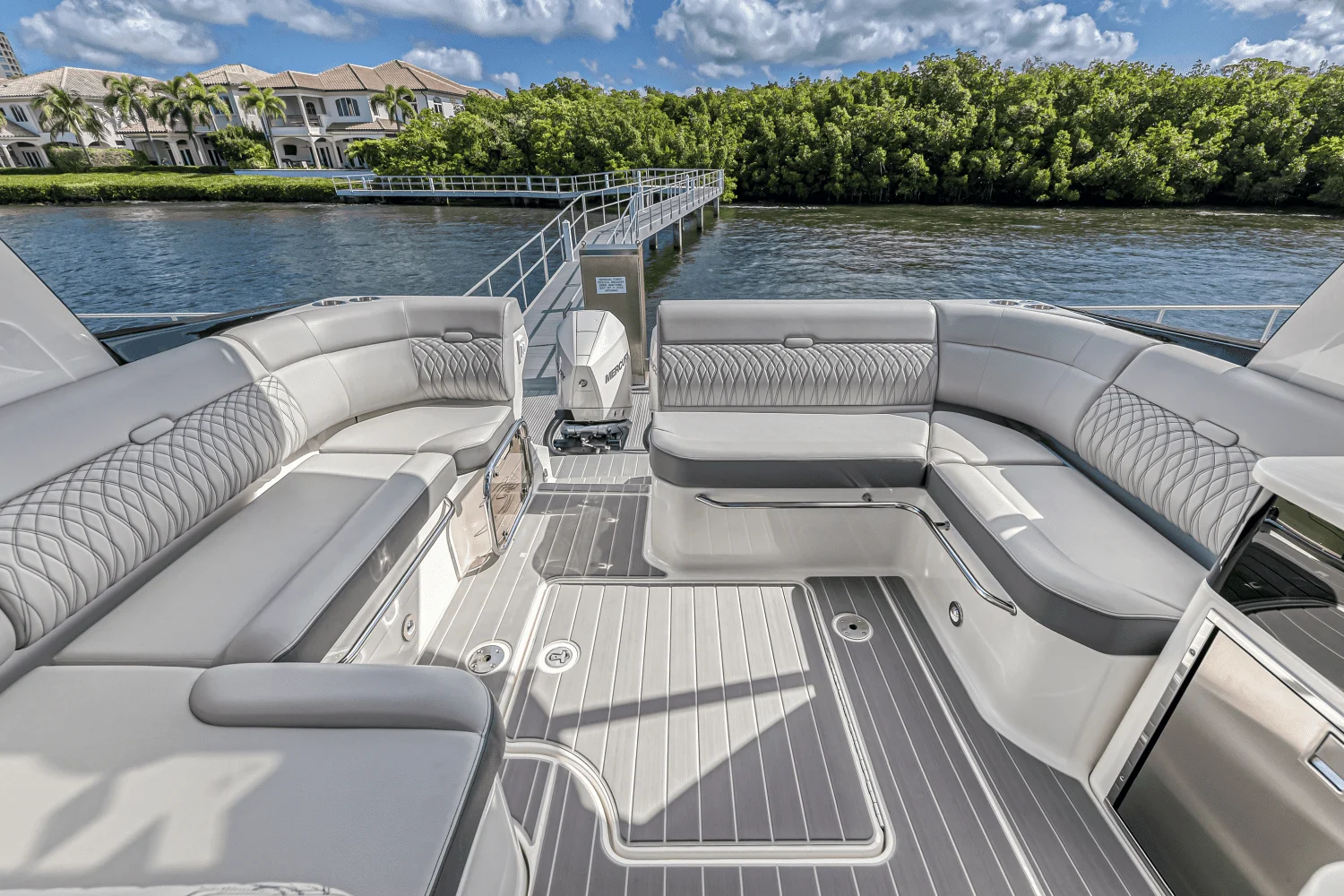 2022 Sea Ray 370 SUNDANCER OUTBOARD Image Thumbnail #66