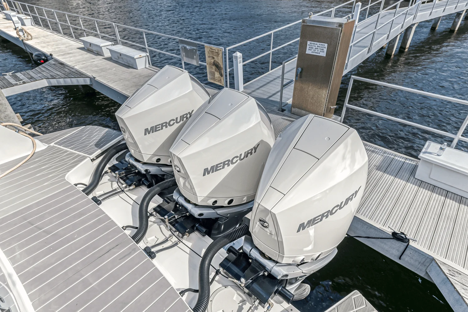 2022 Sea Ray 370 SUNDANCER OUTBOARD Image Thumbnail #70