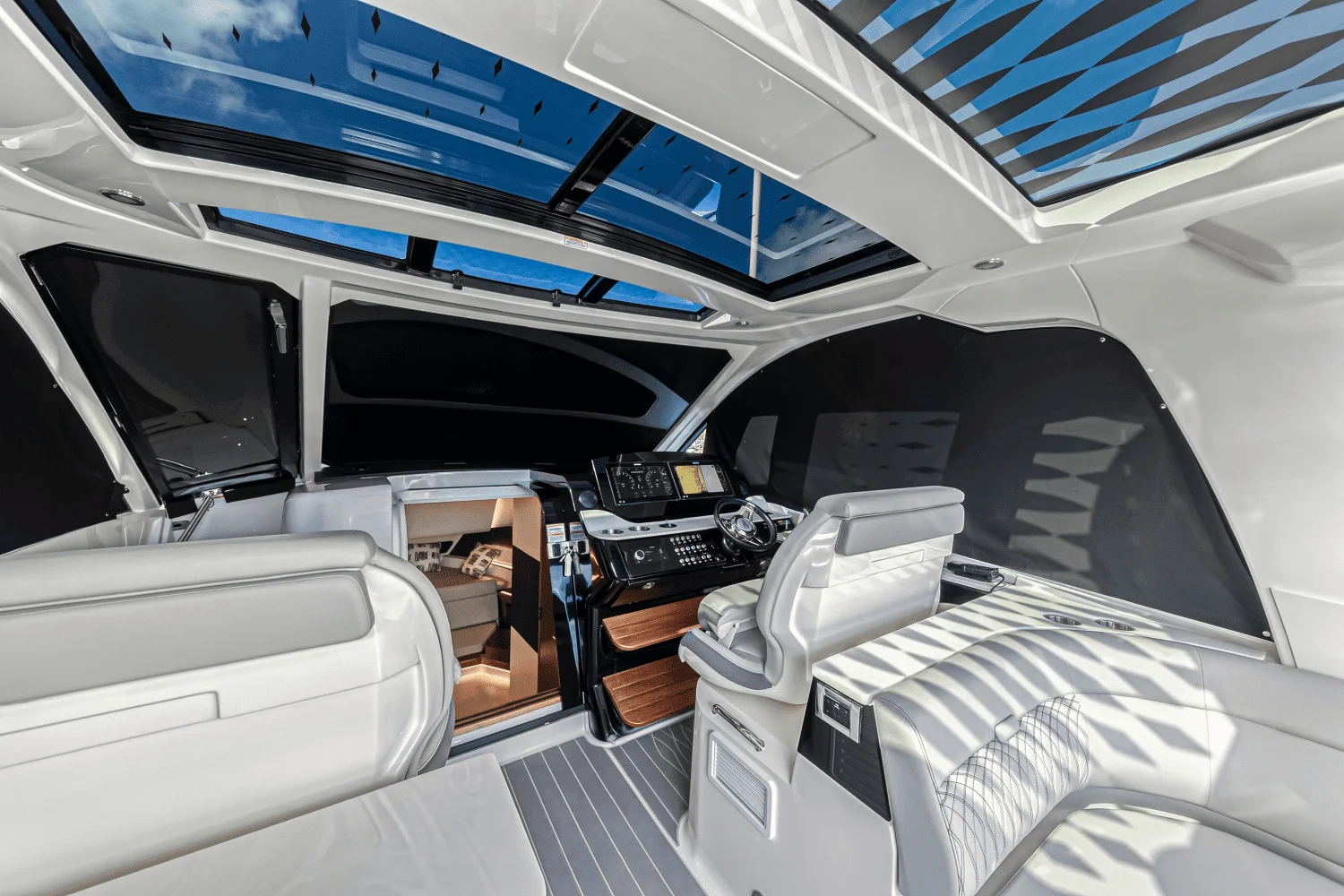 2022 Sea Ray 370 SUNDANCER OUTBOARD Image Thumbnail #49