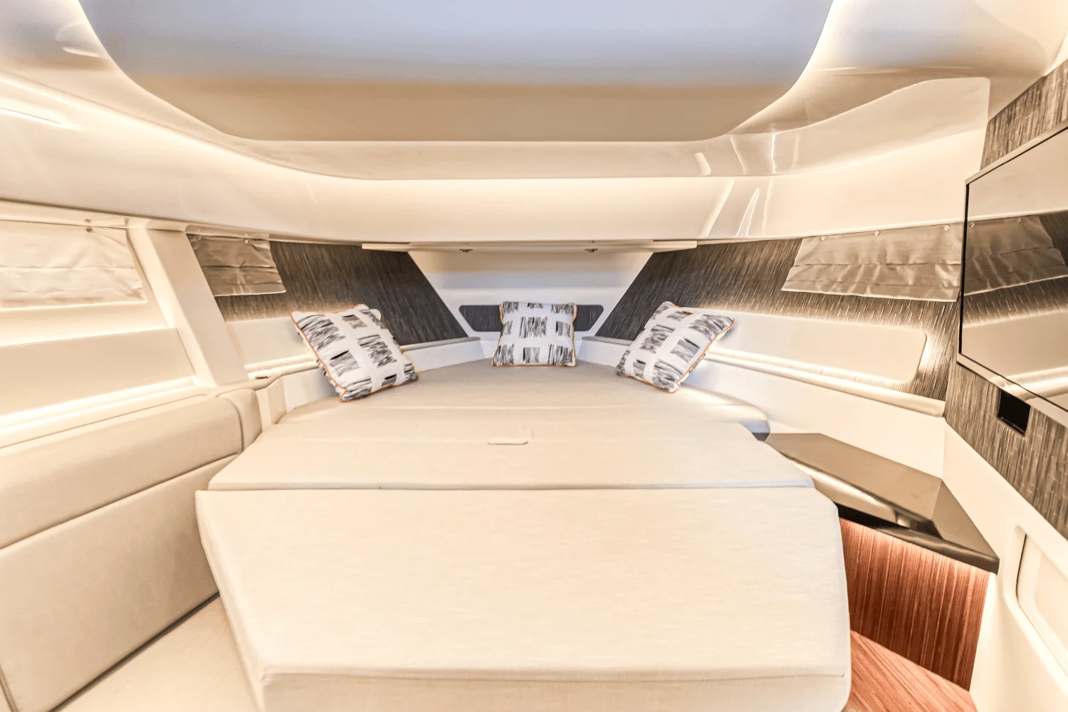 2022 Sea Ray 370 SUNDANCER OUTBOARD Image Thumbnail #28