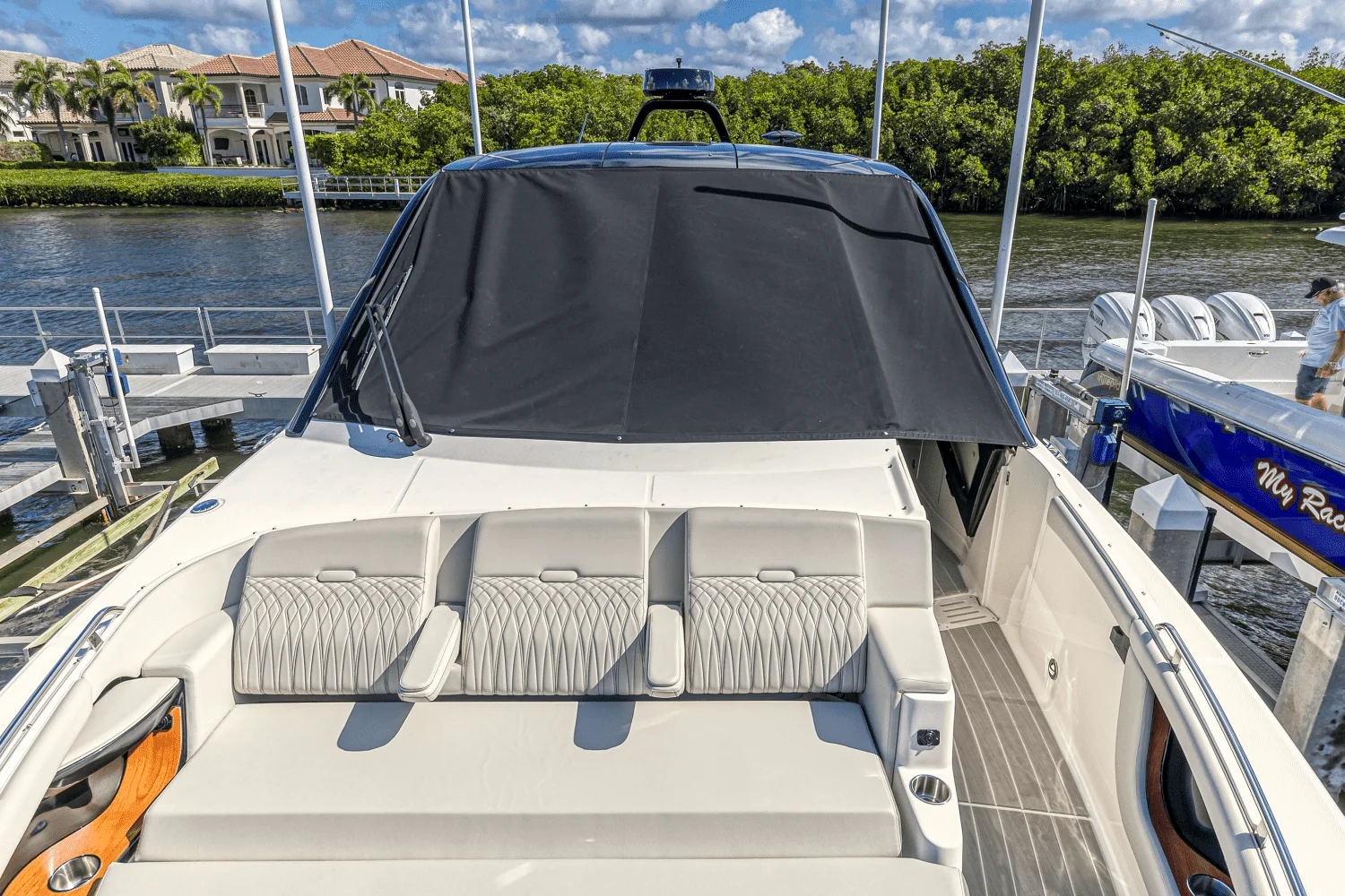2022 Sea Ray 370 SUNDANCER OUTBOARD Image Thumbnail #72
