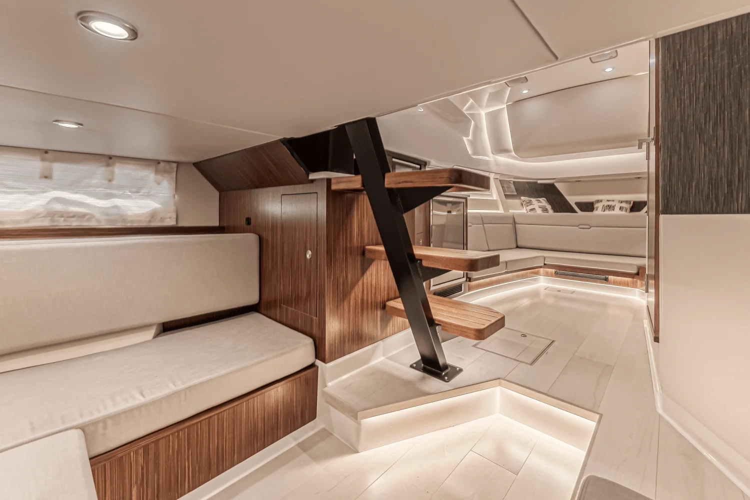 2022 Sea Ray 370 SUNDANCER OUTBOARD Image Thumbnail #25