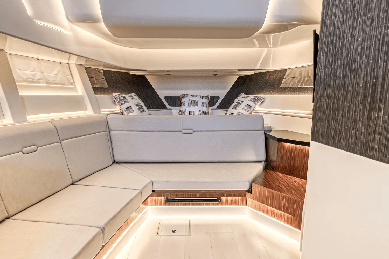 2022 Sea Ray 370 SUNDANCER OUTBOARD Image Thumbnail #30