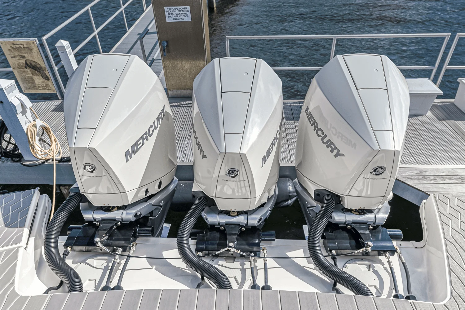 2022 Sea Ray 370 SUNDANCER OUTBOARD Image Thumbnail #73