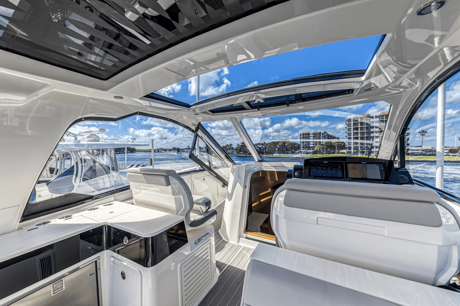 2022 Sea Ray 370 SUNDANCER OUTBOARD Image Thumbnail #68