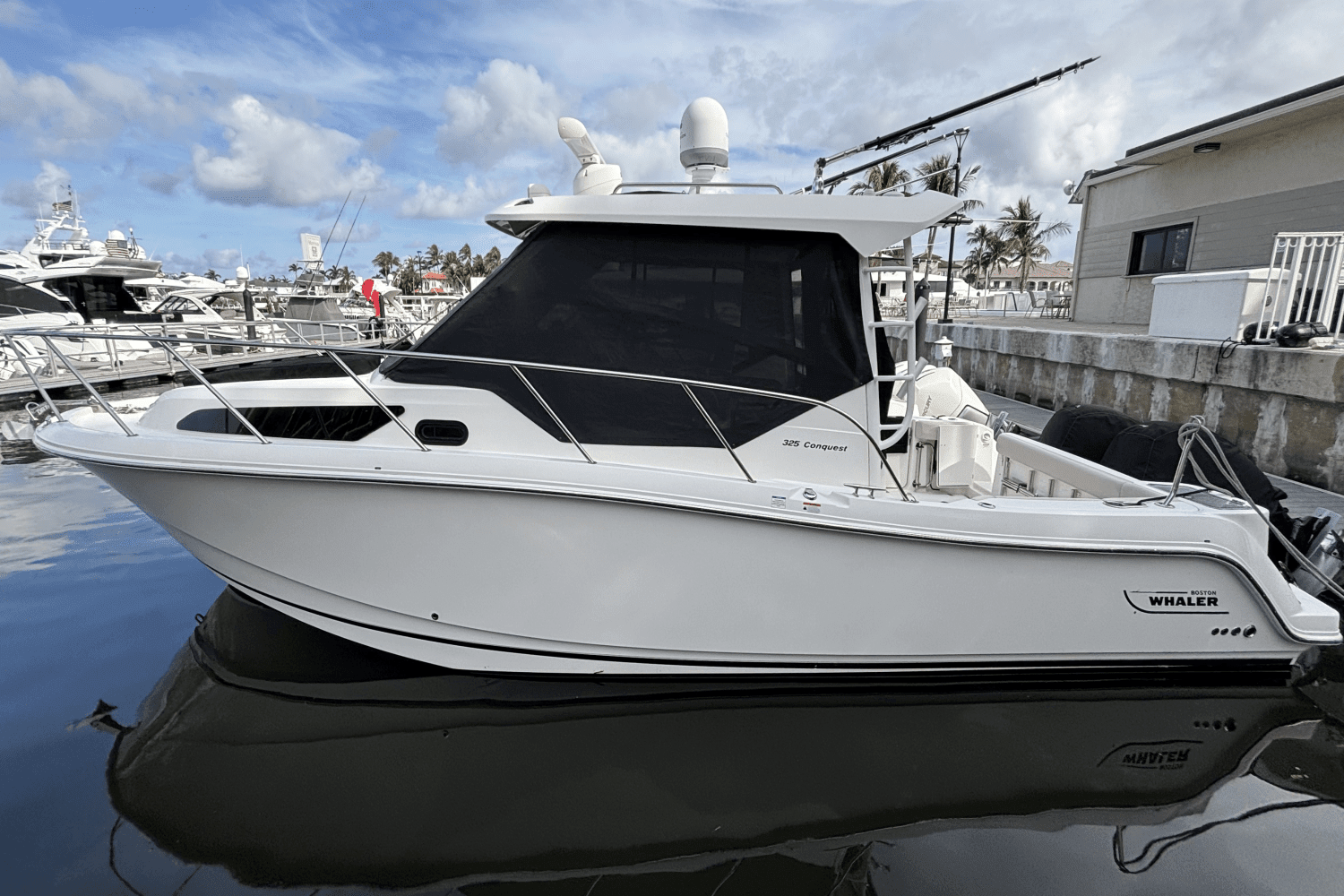 2020 Boston Whaler 325 CONQUEST Image Thumbnail #1