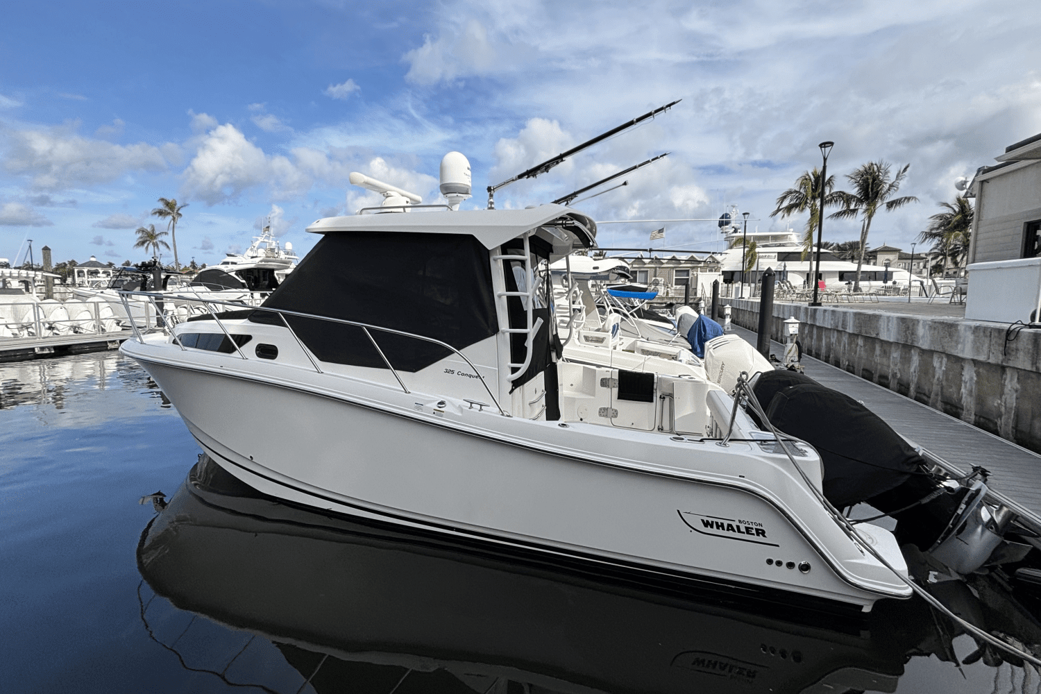 2020 Boston Whaler 325 CONQUEST Image Thumbnail #3