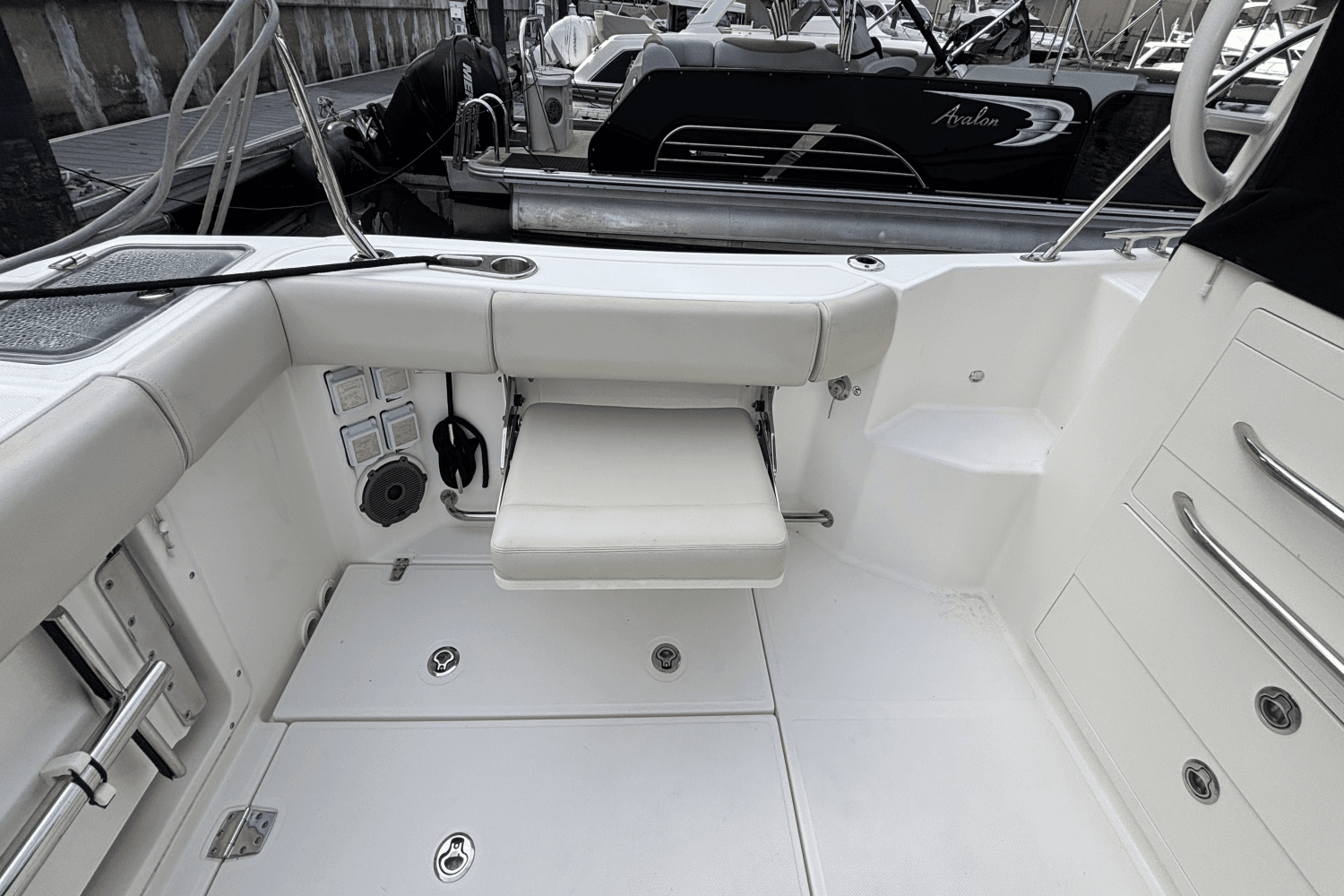 2020 Boston Whaler 325 CONQUEST Image Thumbnail #17