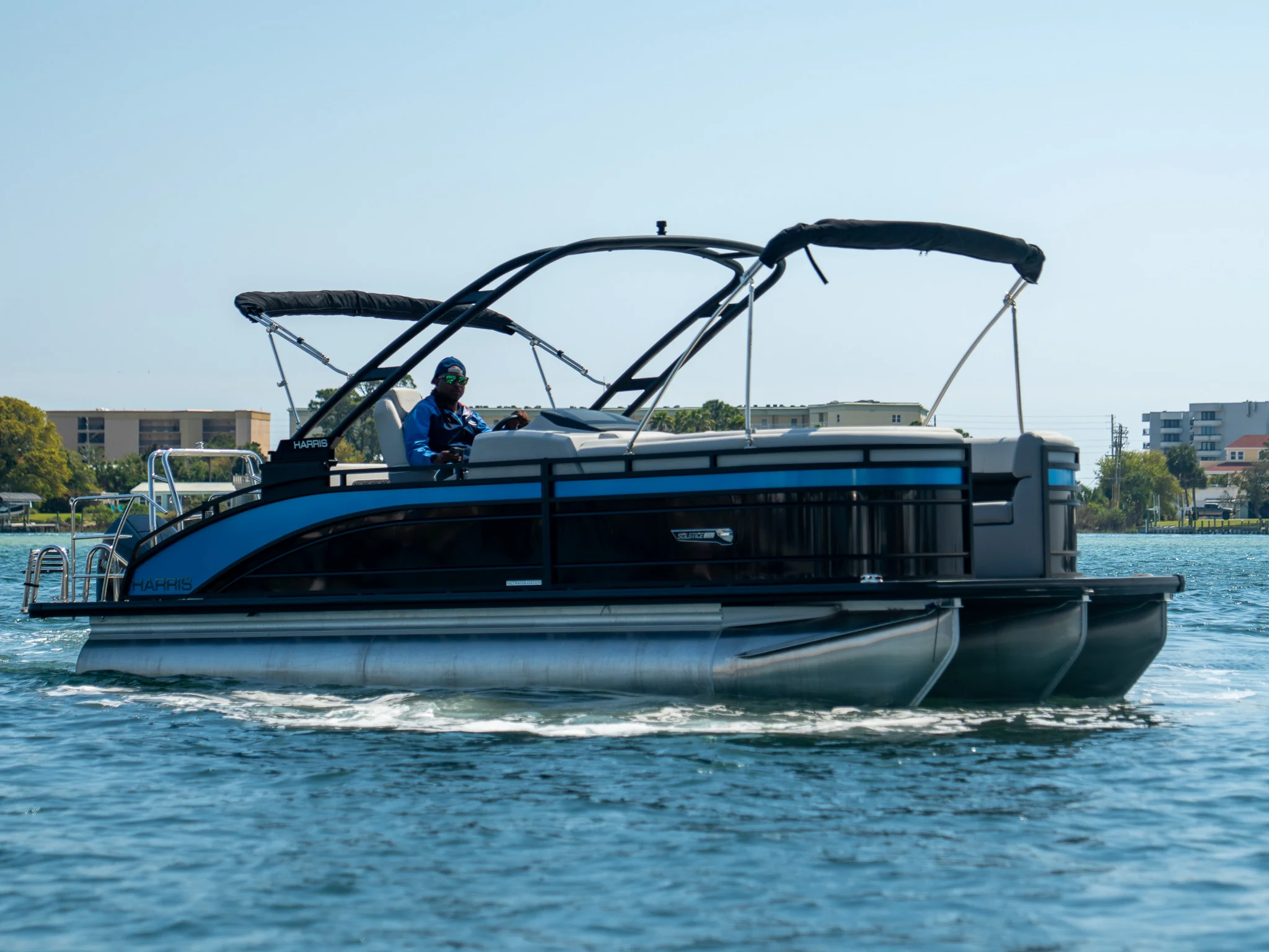 2025 Harris 230 Solstice Image Thumbnail #1