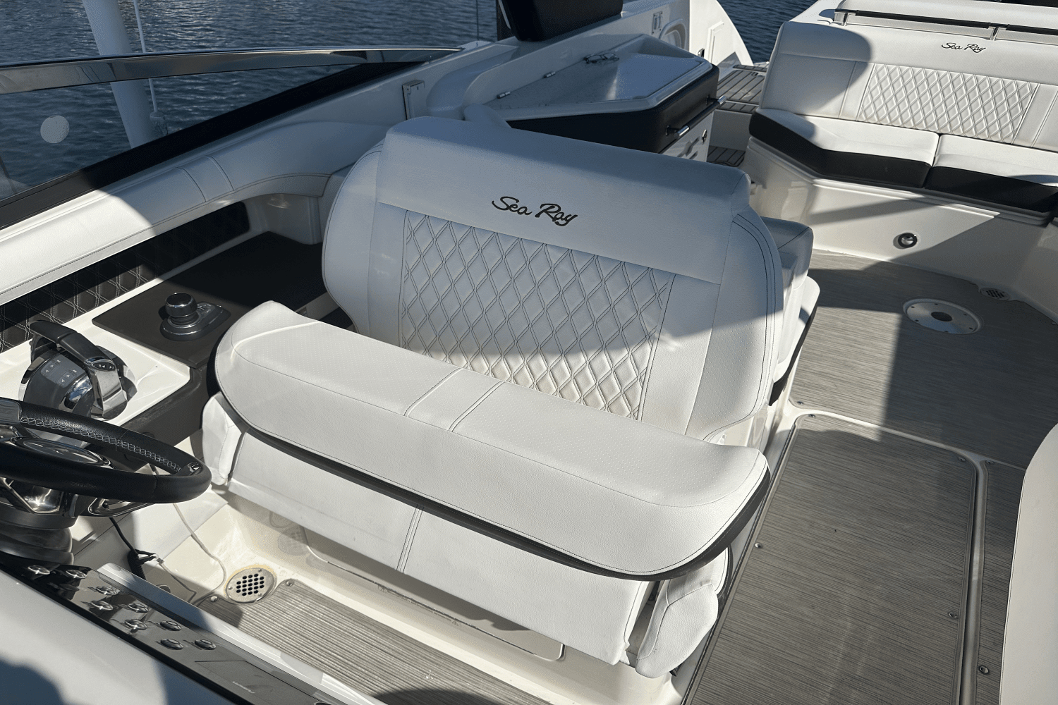 2019 Sea Ray 310 SLX-OB Image Thumbnail #11