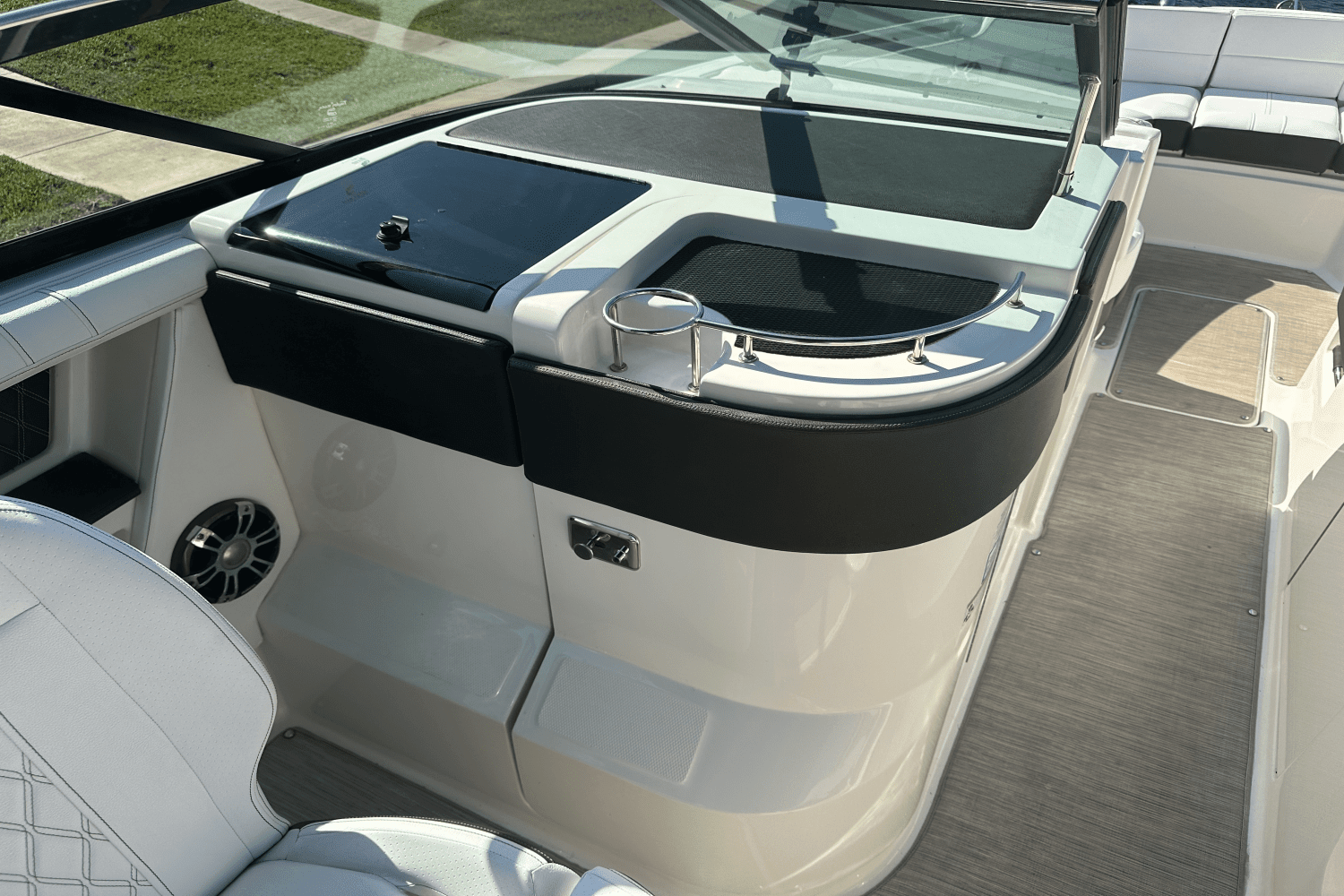 2019 Sea Ray 310 SLX-OB Image Thumbnail #24