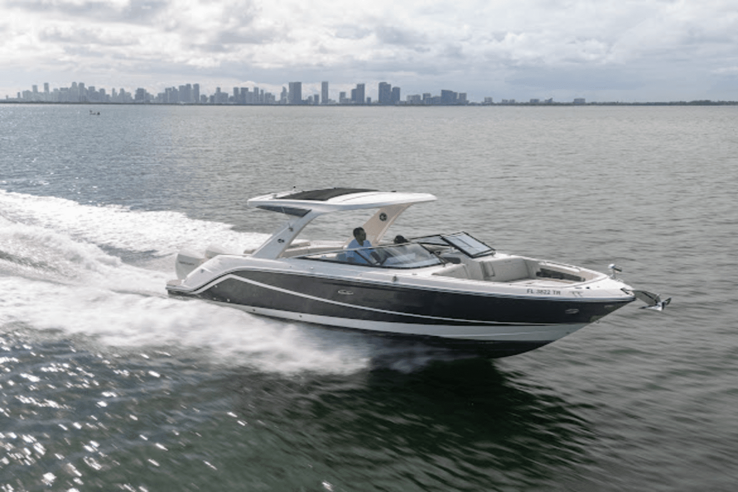 2023 Sea Ray 310 SLX-OB Image Thumbnail #5