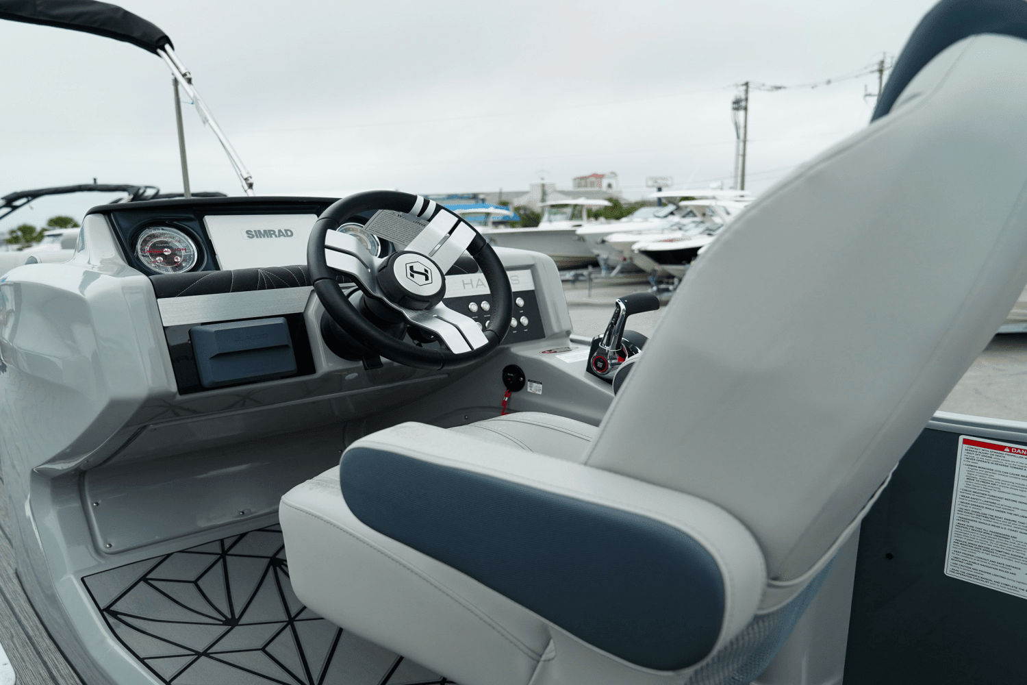 2025 Harris 230 Grand Mariner Image Thumbnail #17