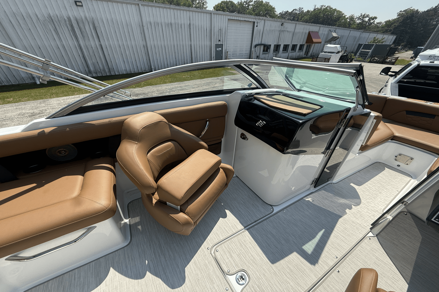 2023 Four Winns HD3 Image Thumbnail #9
