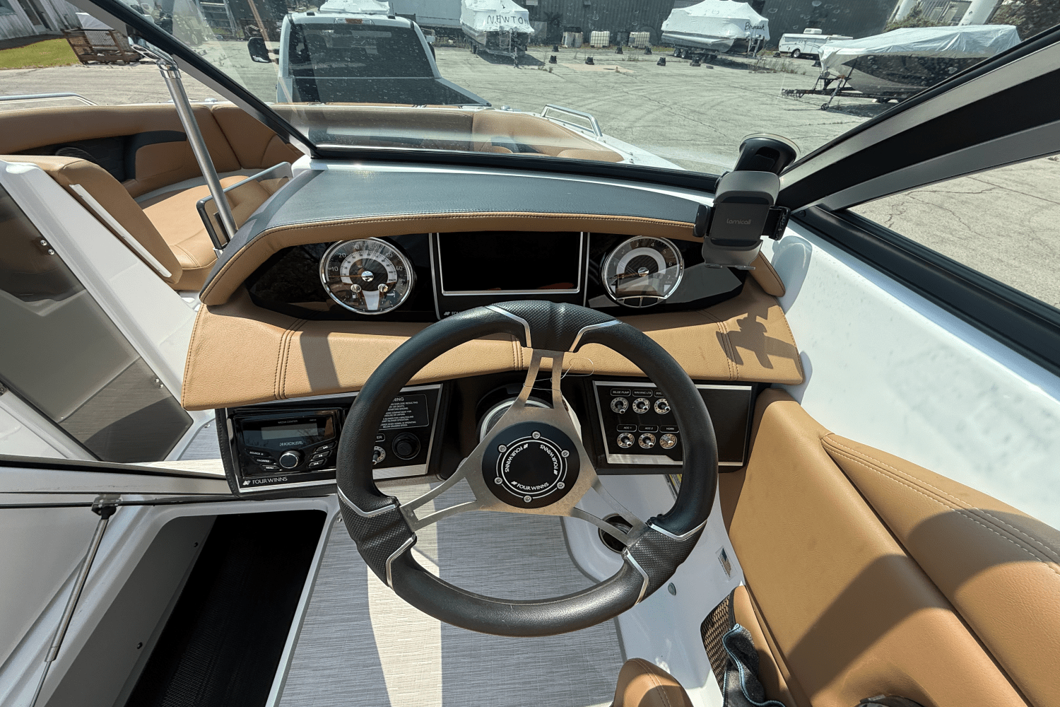 2023 Four Winns HD3 Image Thumbnail #17