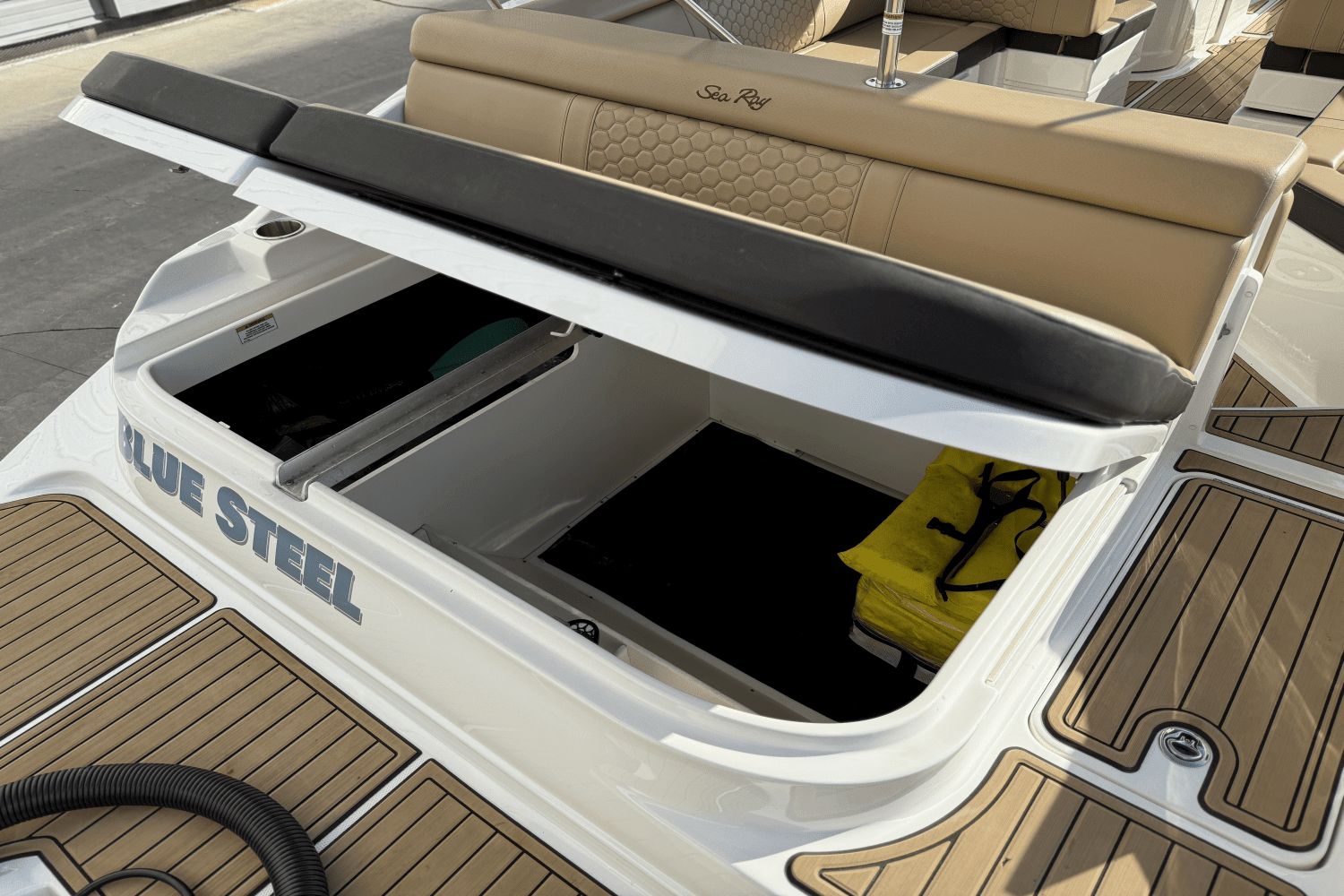 2023 Sea Ray 270 SDX-OB Image Thumbnail #17