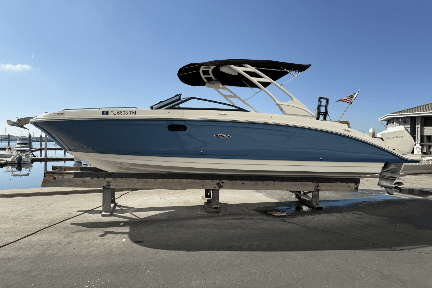 2023 Sea Ray 270 SDX-OB Image Thumbnail #10