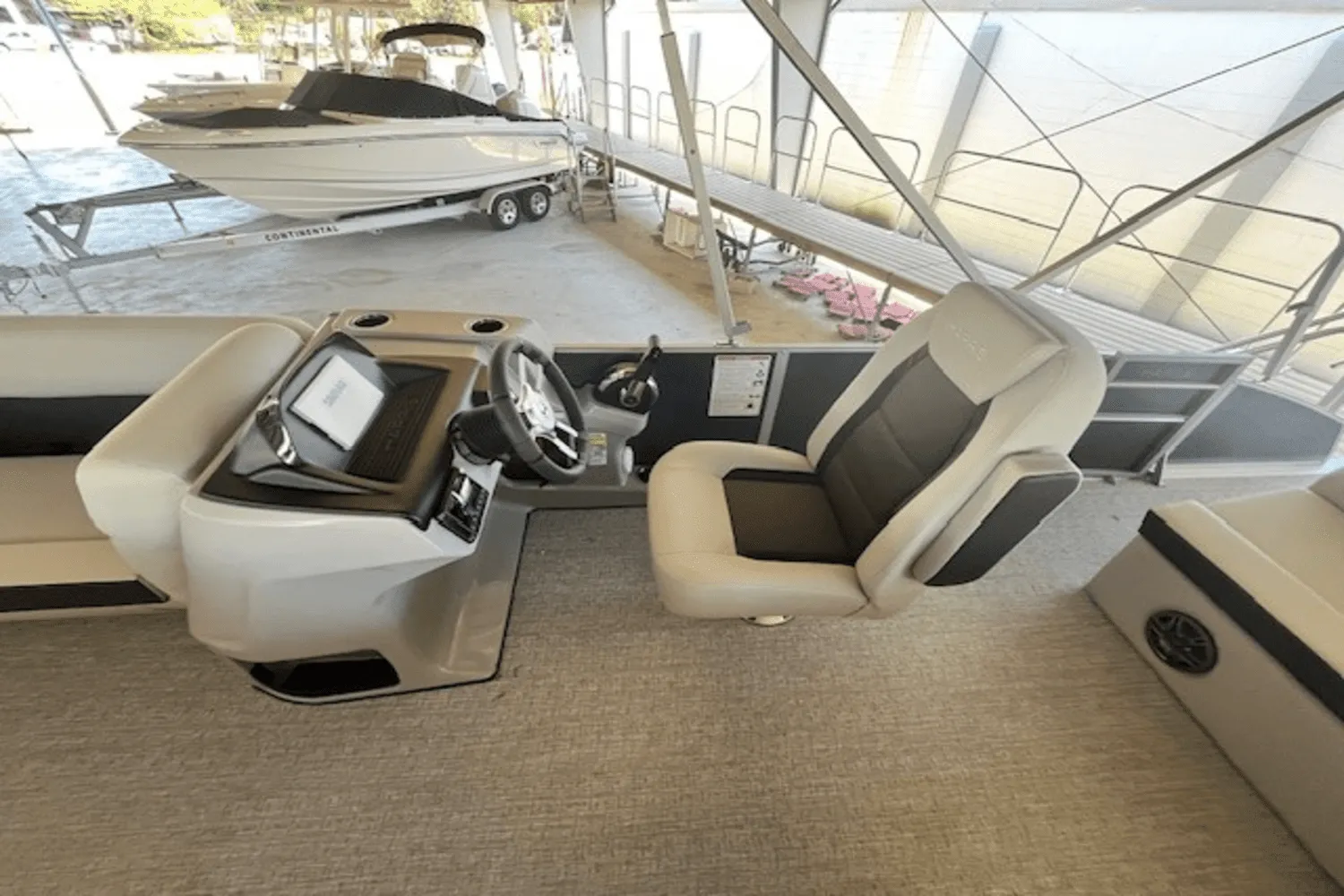 2025 Harris 230 Cruiser Image Thumbnail #17