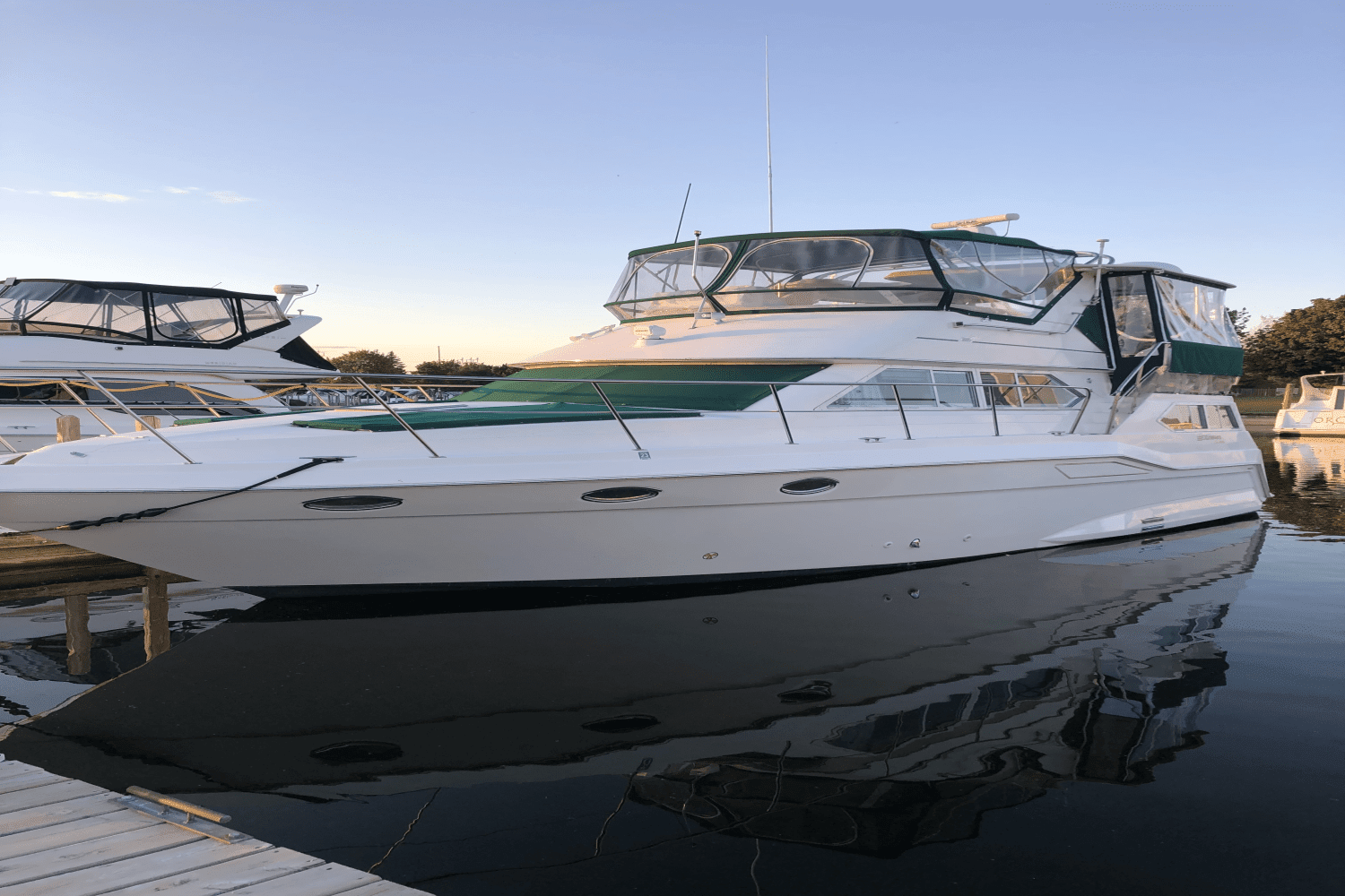 1997 Cruisers Yachts
                                                             3950 AC Image Thumbnail #0