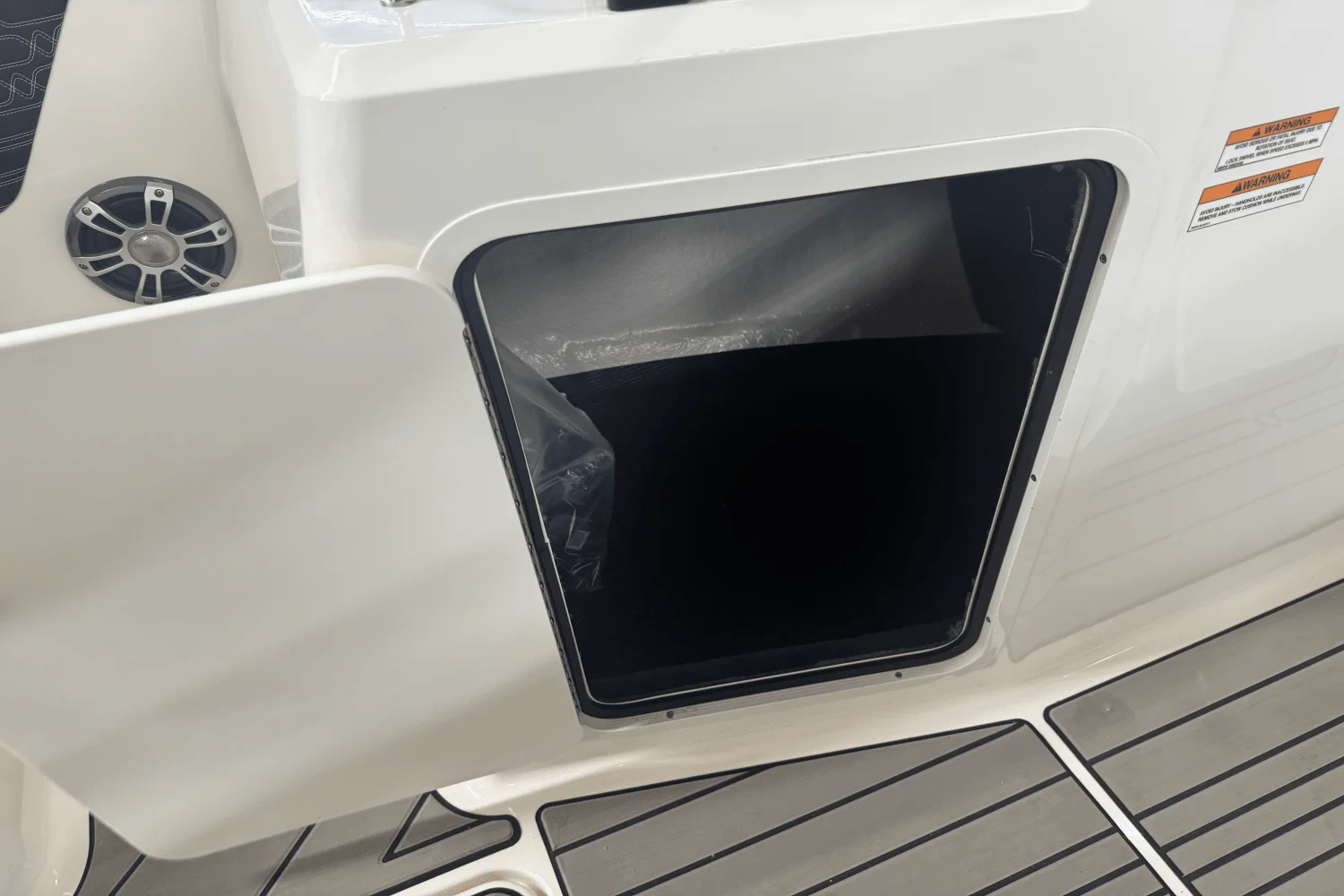 2024 Sea Ray SPX 210 Image Thumbnail #9