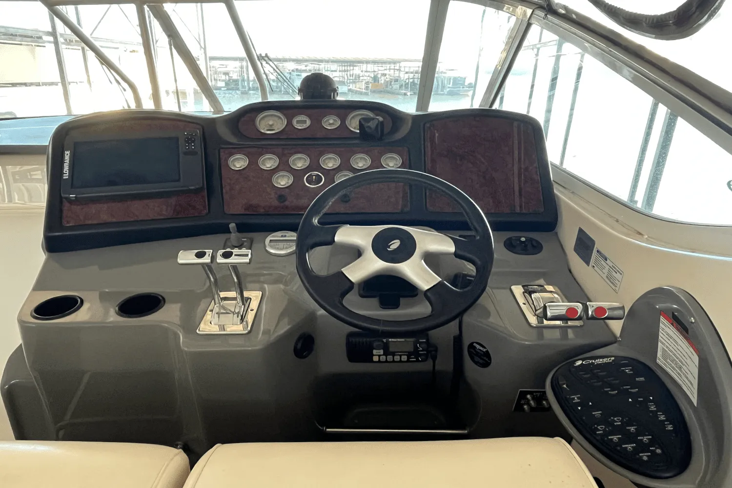 2006 Cruisers Yachts 415 EXPRESS MOTOR YACHT Image Thumbnail #11