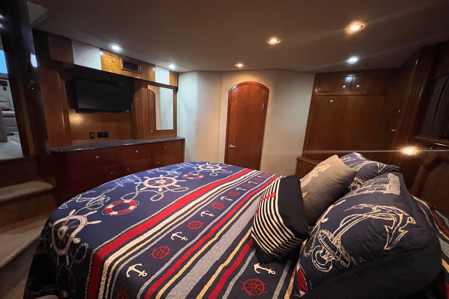2006 Cruisers Yachts 415 EXPRESS MOTOR YACHT Image Thumbnail #40
