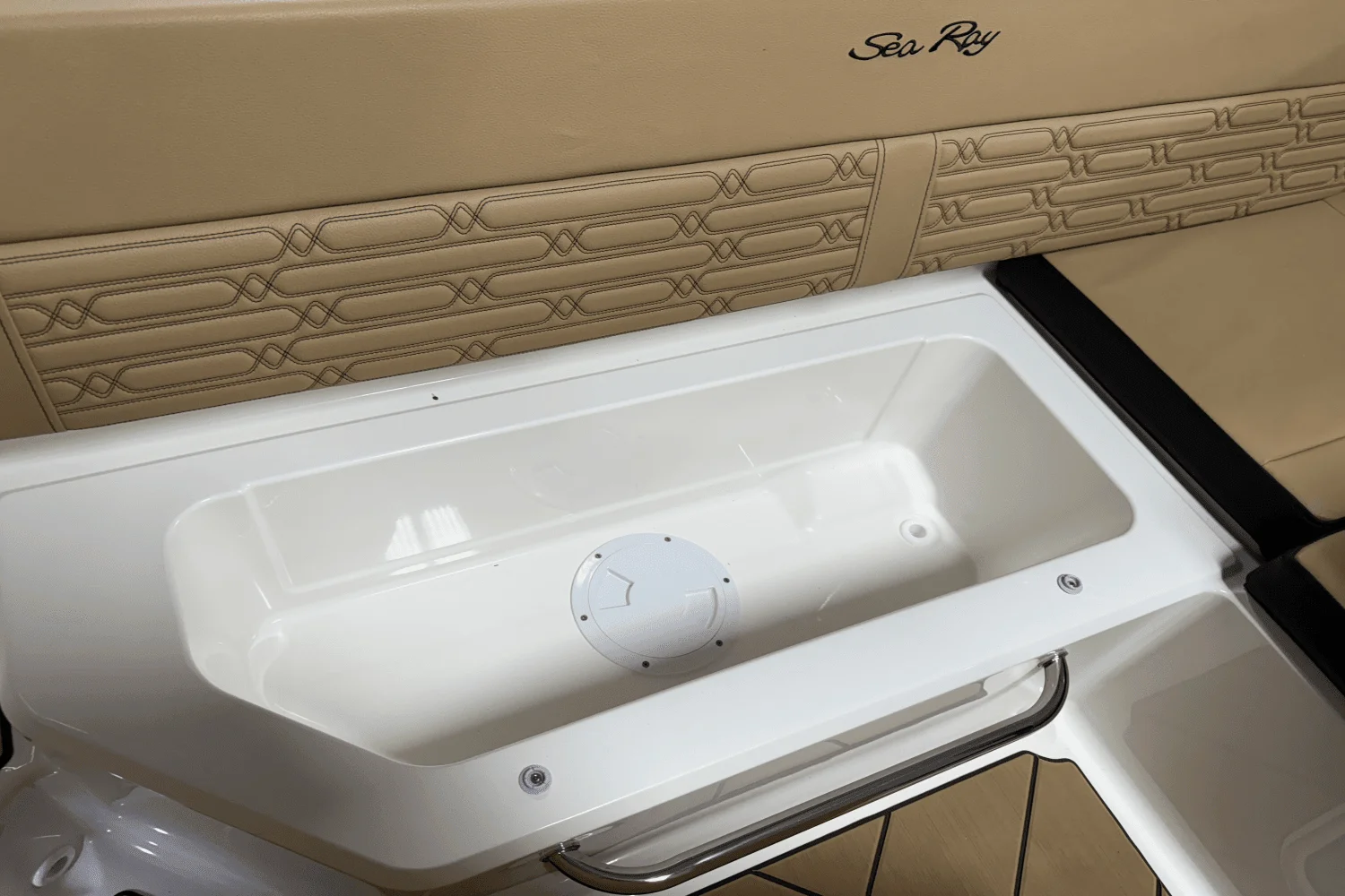 2025 Sea Ray SPX 190 Outboard Image Thumbnail #31