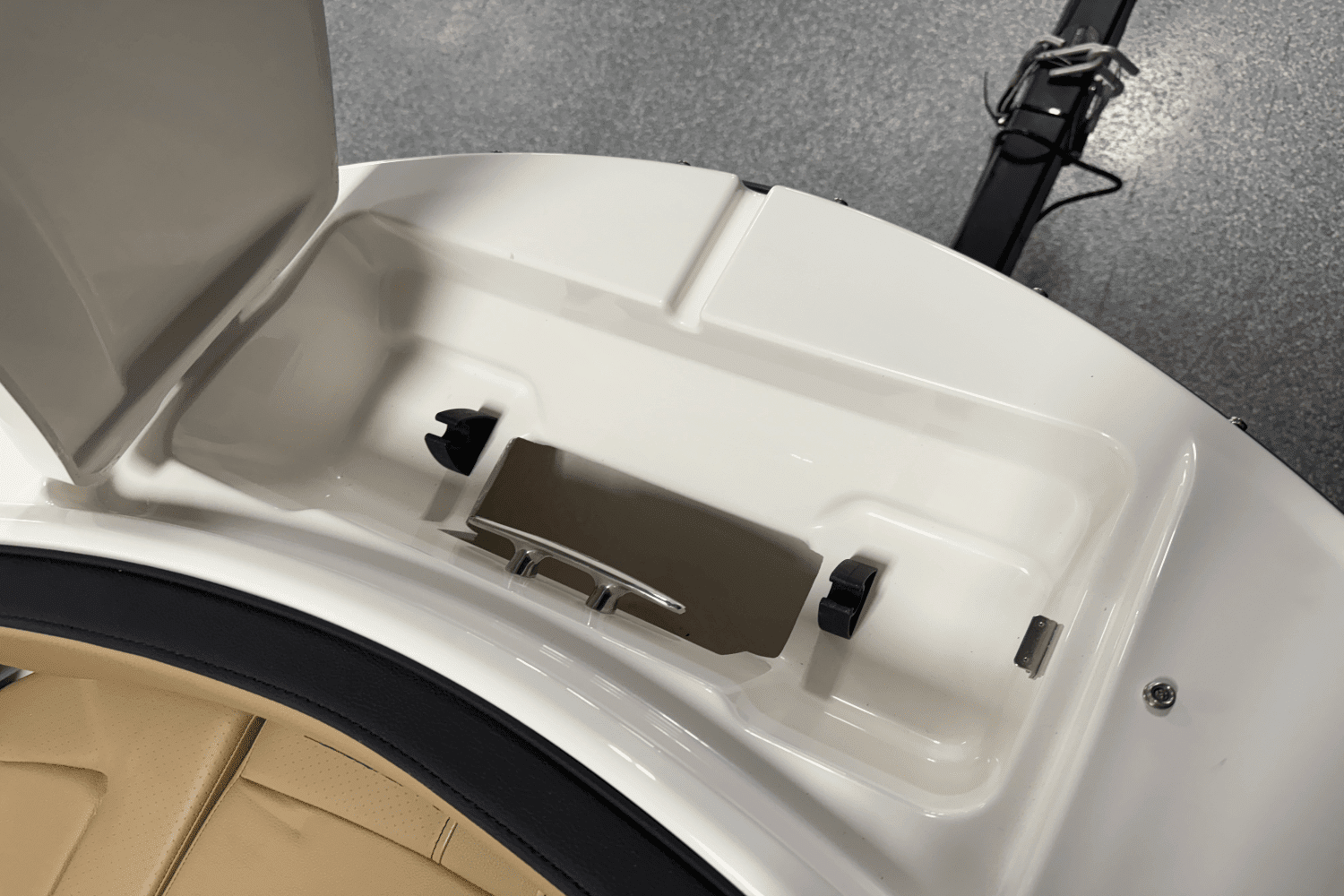 2025 Sea Ray SPX 190 Outboard Image Thumbnail #74