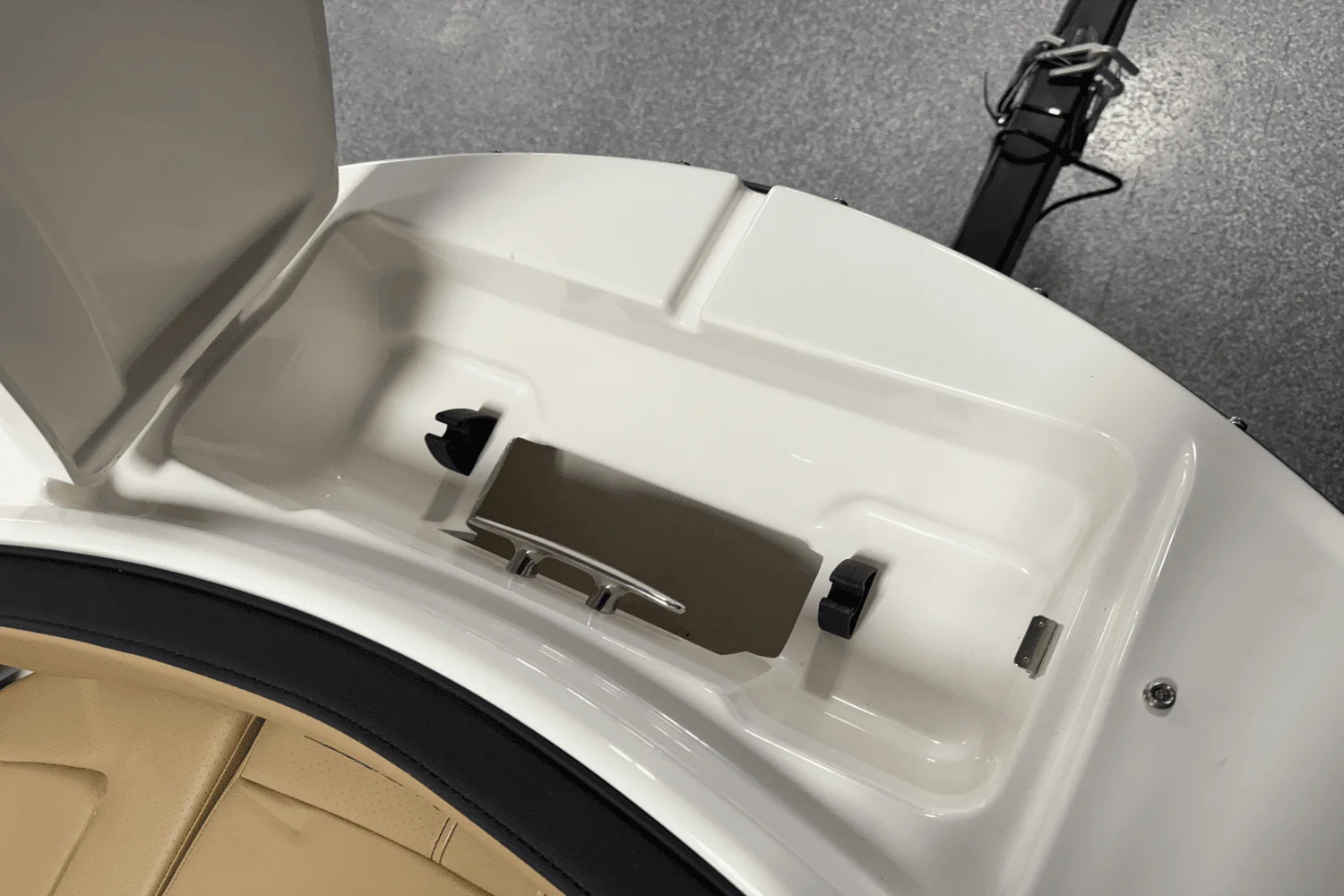 2025 Sea Ray SPX 190 Outboard Image Thumbnail #74