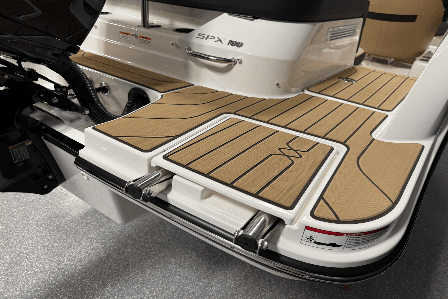 2025 Sea Ray SPX 190 Outboard Image Thumbnail #18