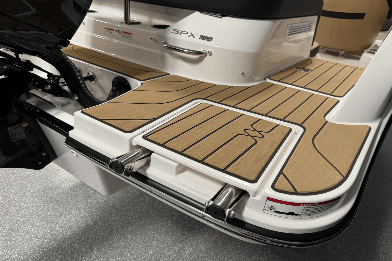 2025 Sea Ray SPX 190 Outboard Image Thumbnail #18