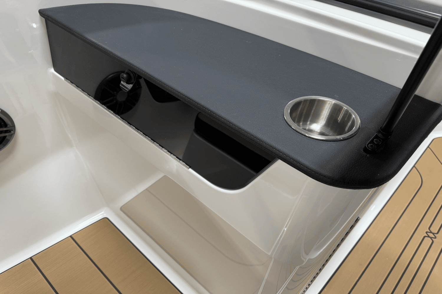 2025 Sea Ray SPX 190 Outboard Image Thumbnail #43