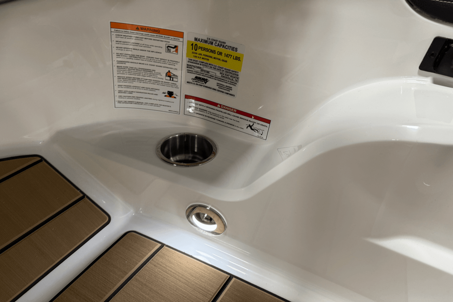 2025 Sea Ray SPX 190 Outboard Image Thumbnail #59