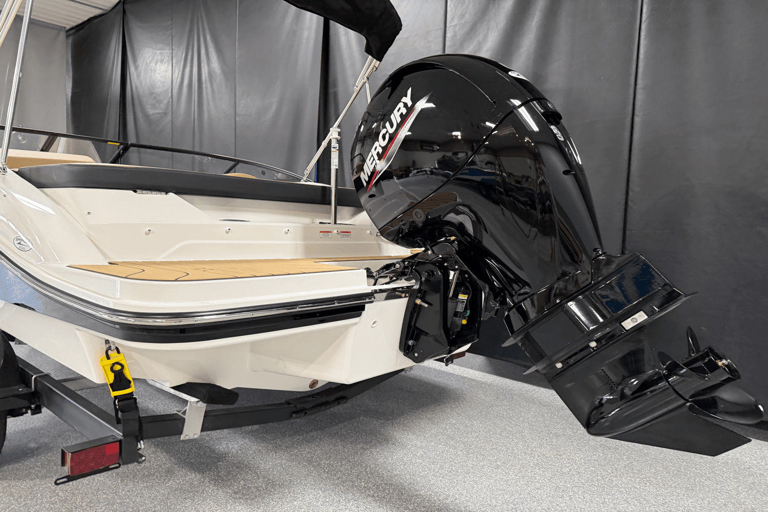2025 Sea Ray SPX 190 Outboard Image Thumbnail #16