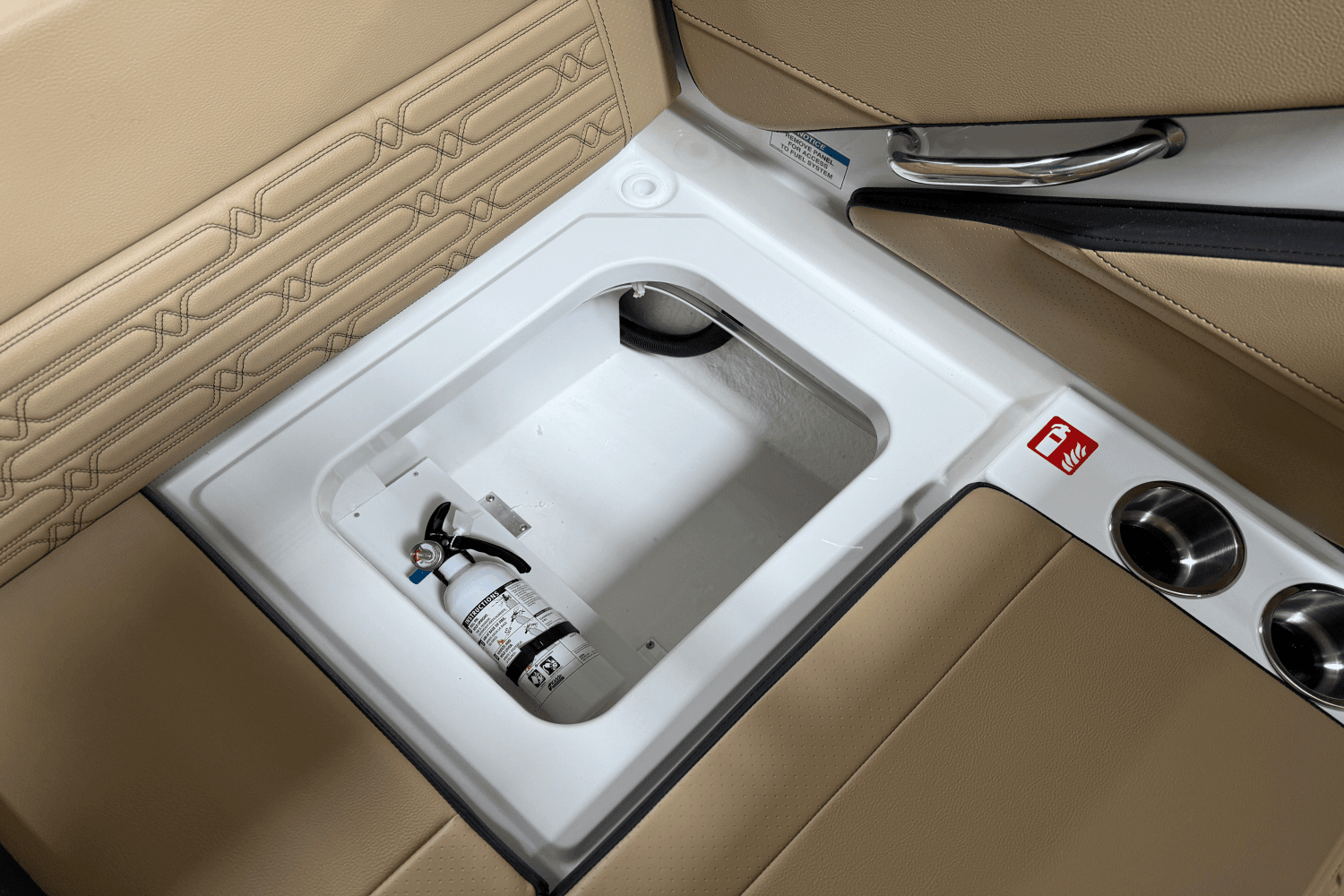 2025 Sea Ray SPX 190 Outboard Image Thumbnail #33