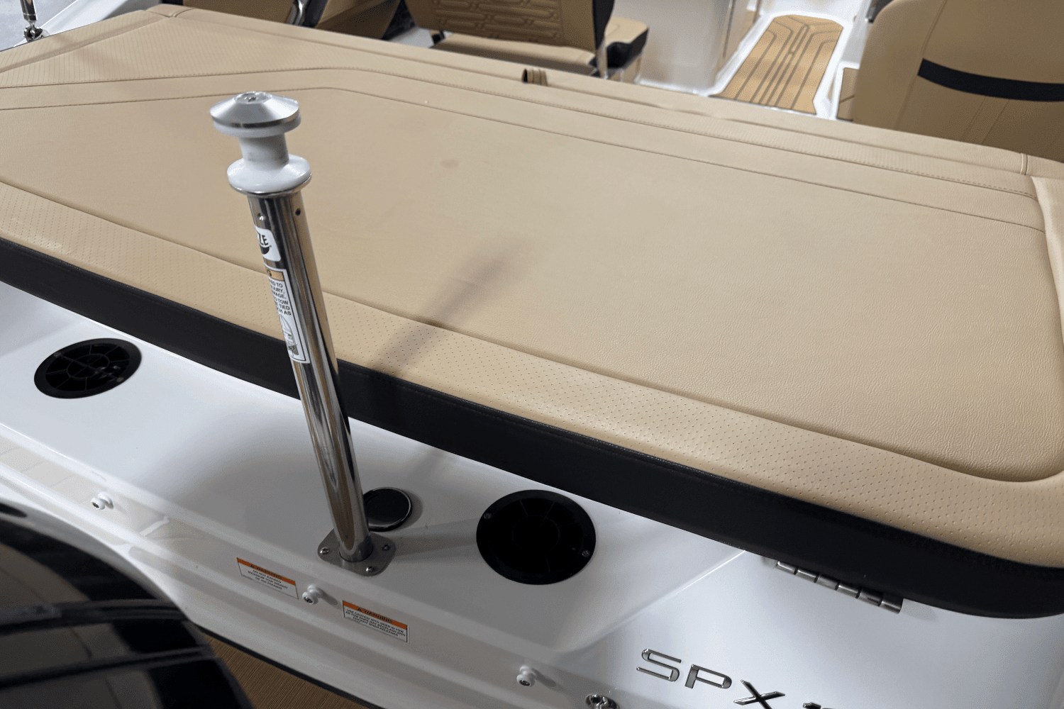 2025 Sea Ray SPX 190 Outboard Image Thumbnail #21