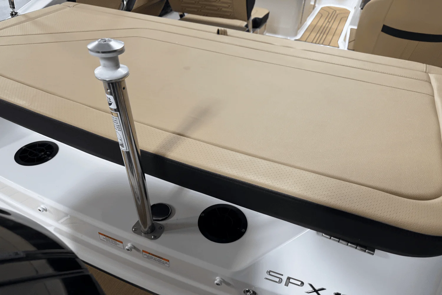 2025 Sea Ray SPX 190 Outboard Image Thumbnail #21