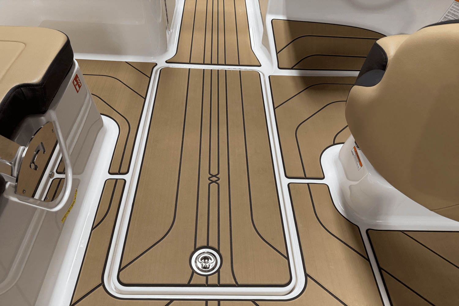 2025 Sea Ray SPX 190 Outboard Image Thumbnail #40