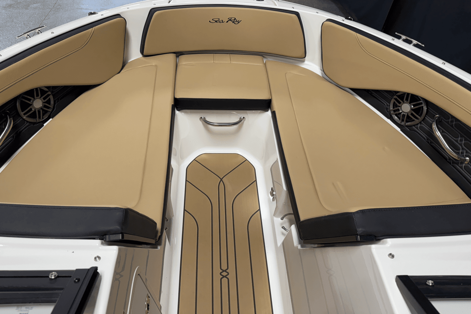 2025 Sea Ray SPX 190 Outboard Image Thumbnail #64